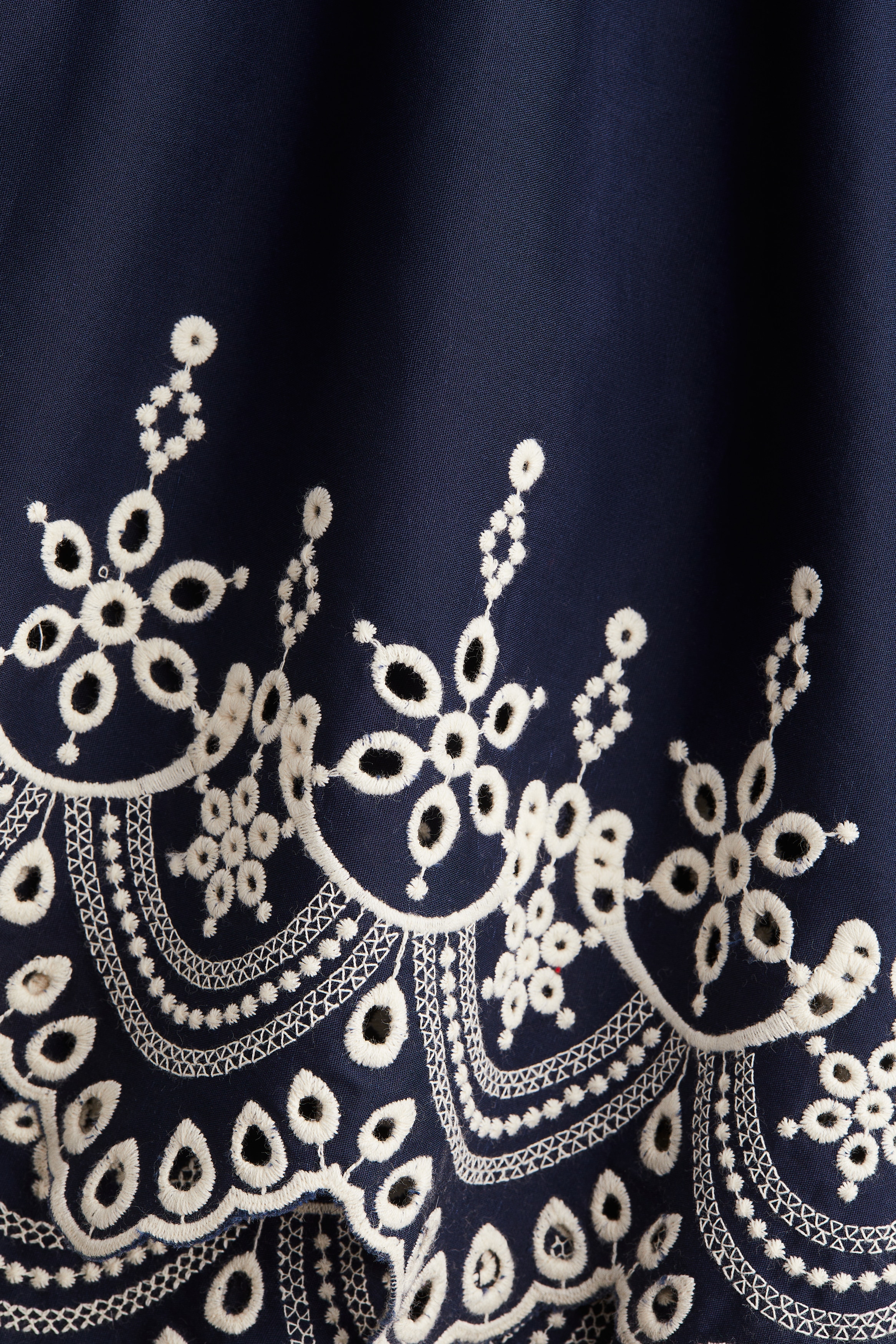 Broderie anglaise-detail dress