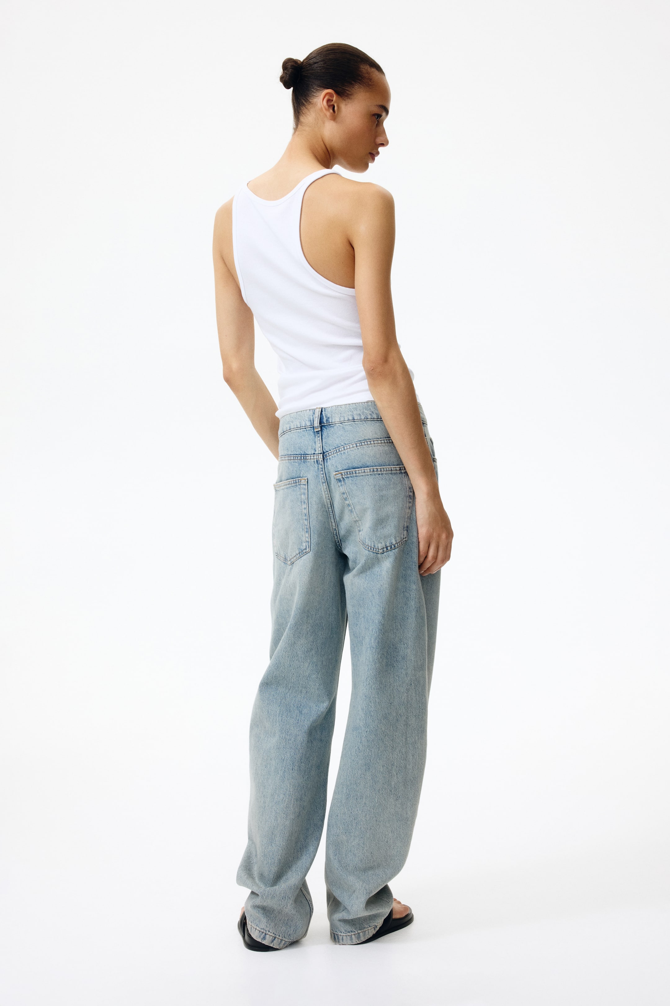 Женские джинсы H&M Barrel Regular Waist Jeans — фото 4