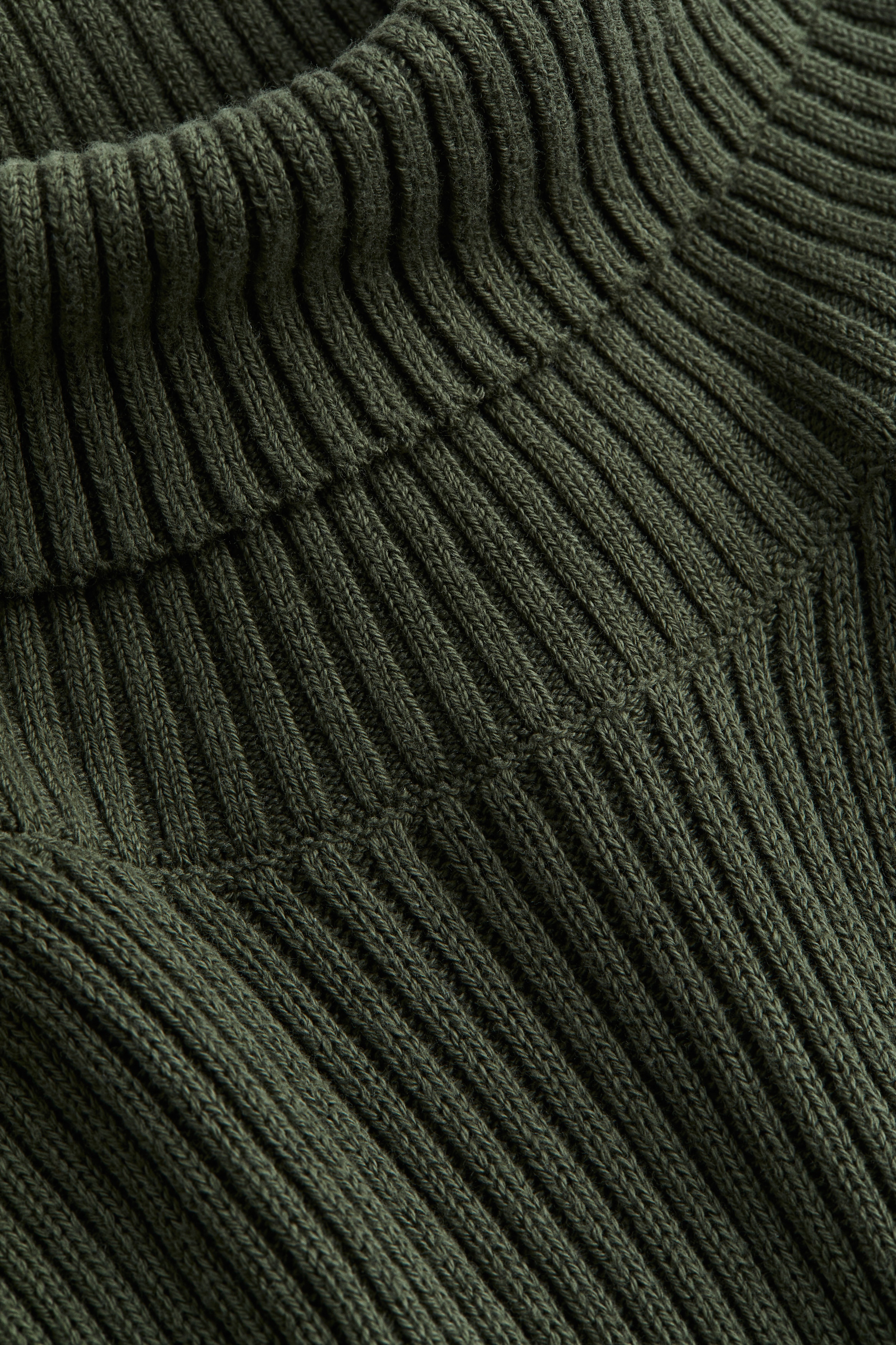 Men's Dark green Muscle Fit Turtleneck Sweater | H&M CA
