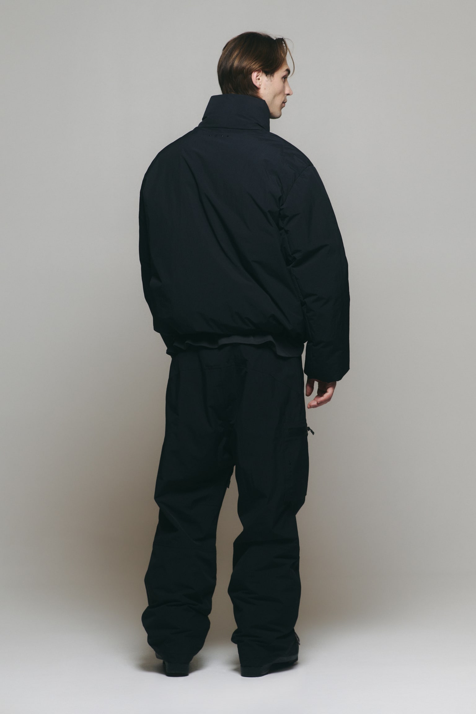 Мужская куртка H&M Move Sports Puffer with ThermoMove™, цвет: Чёрный — фото 7