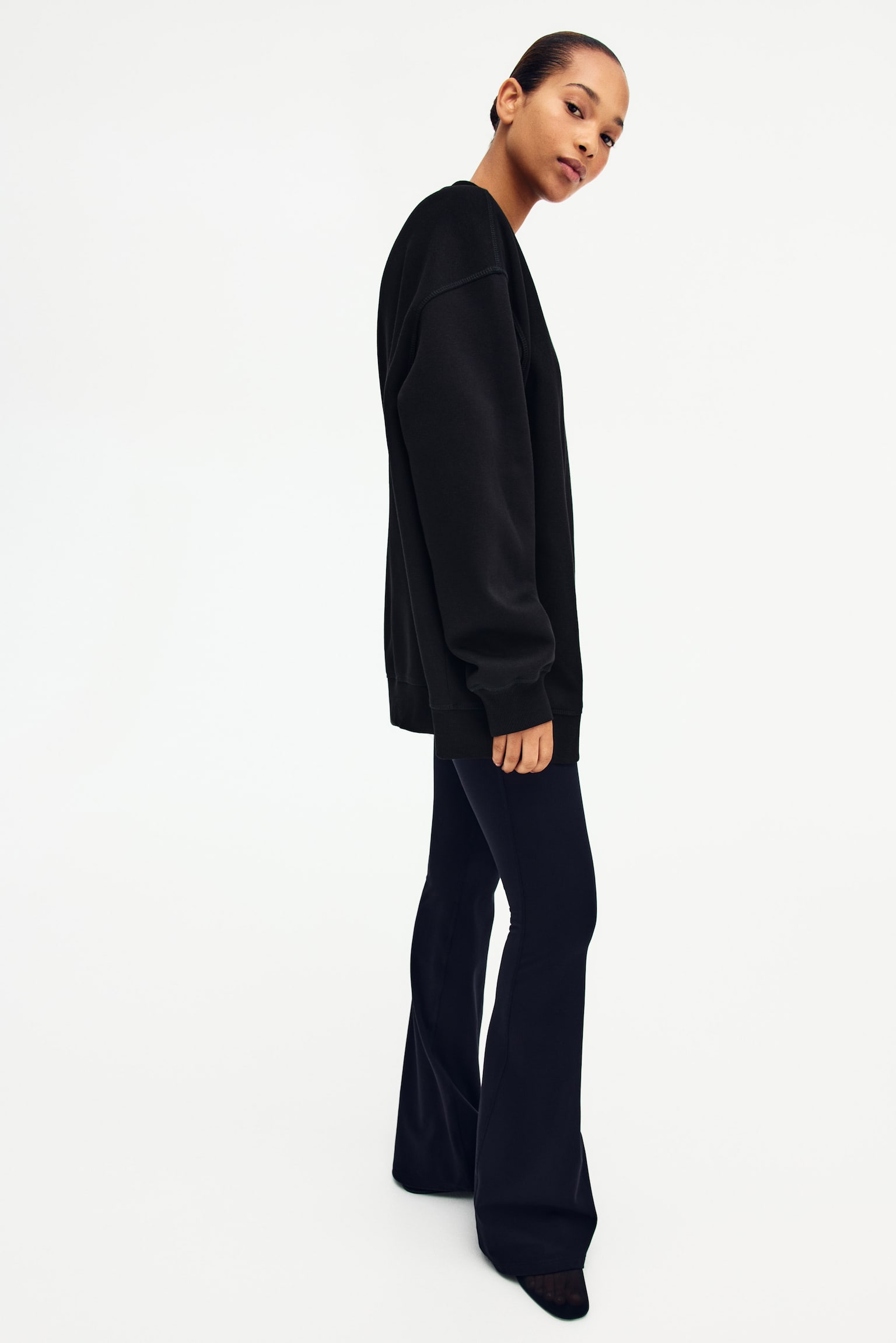 Женский свитшот H&M Oversized Sweatshirt, цвет: Чёрный — фото 4