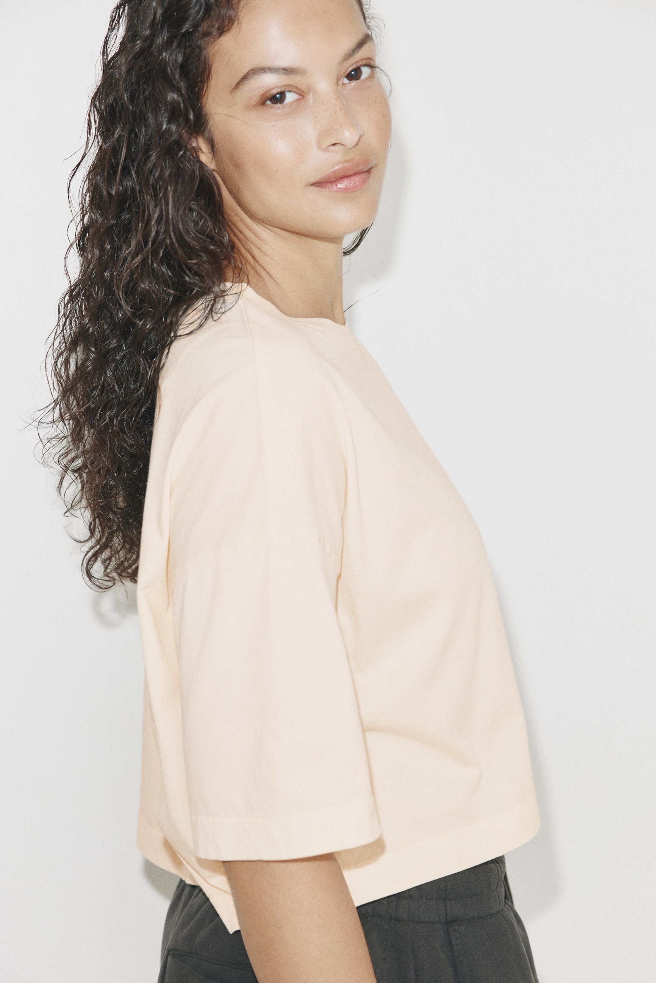 Женские футболки H&M Oversized T-Shirt — фото 5