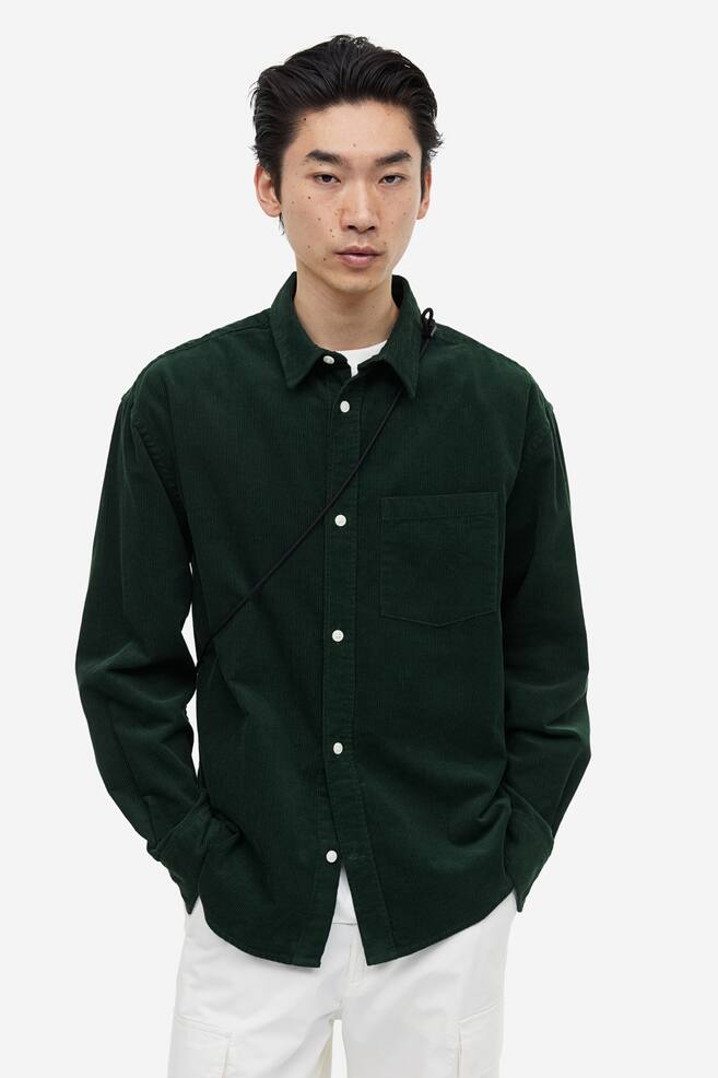 Relaxed Fit Skjorte i cord - Mørk grønn/Mørk brun/Salviegrønn/Lys gråbeige - 1