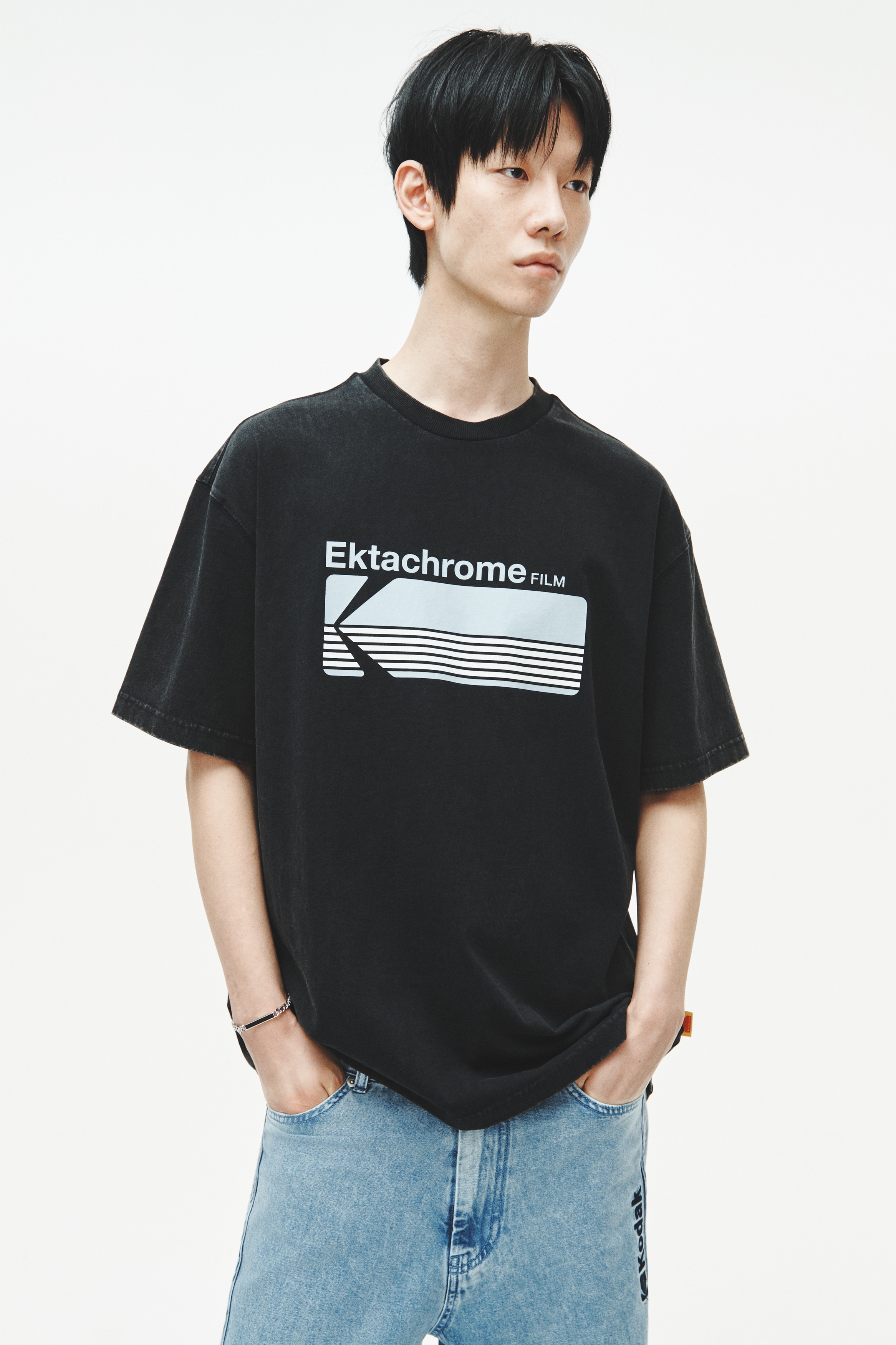 ルーズフィット プリントTシャツ