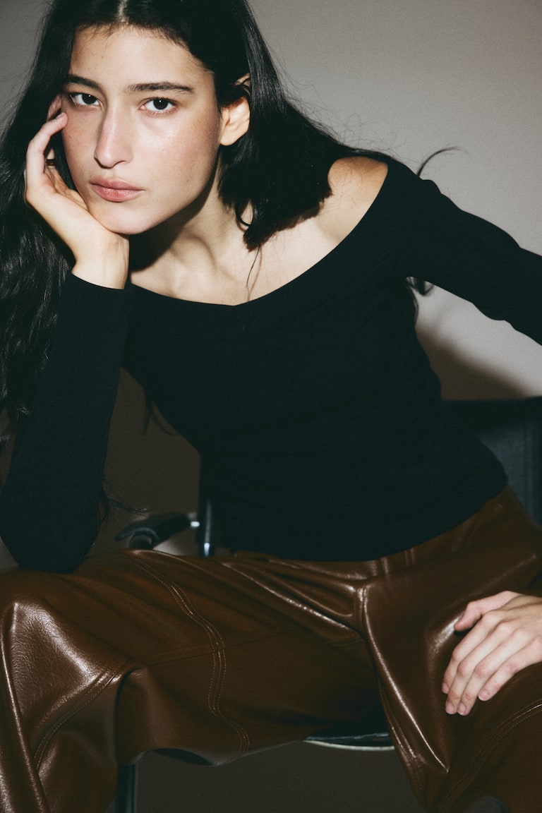 Bluza s otkrivenim ramenima