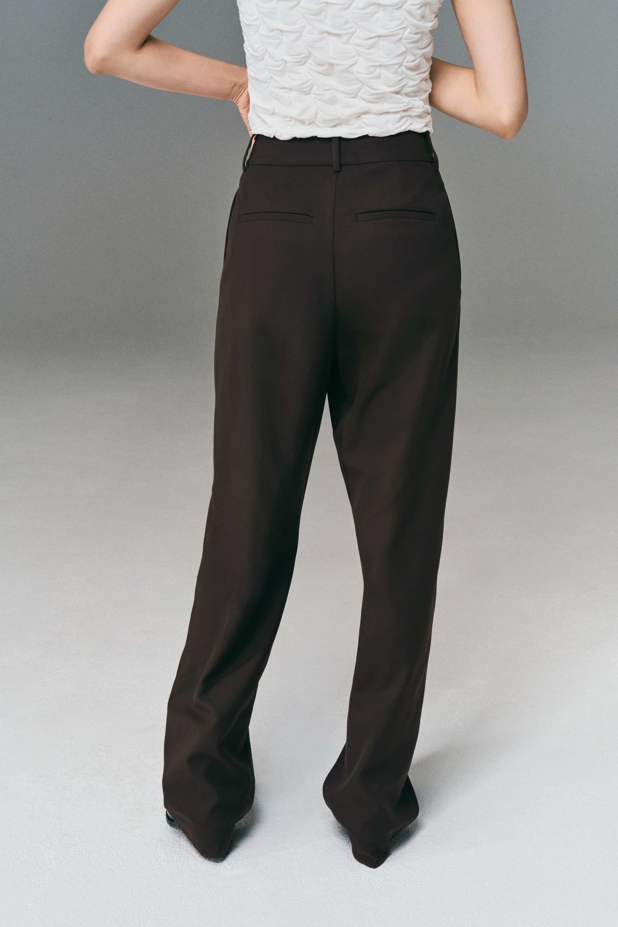 拡大画像を表示: ラップディテール テーラードパンツ - ダークブラウン - レディース | H&M JP 5