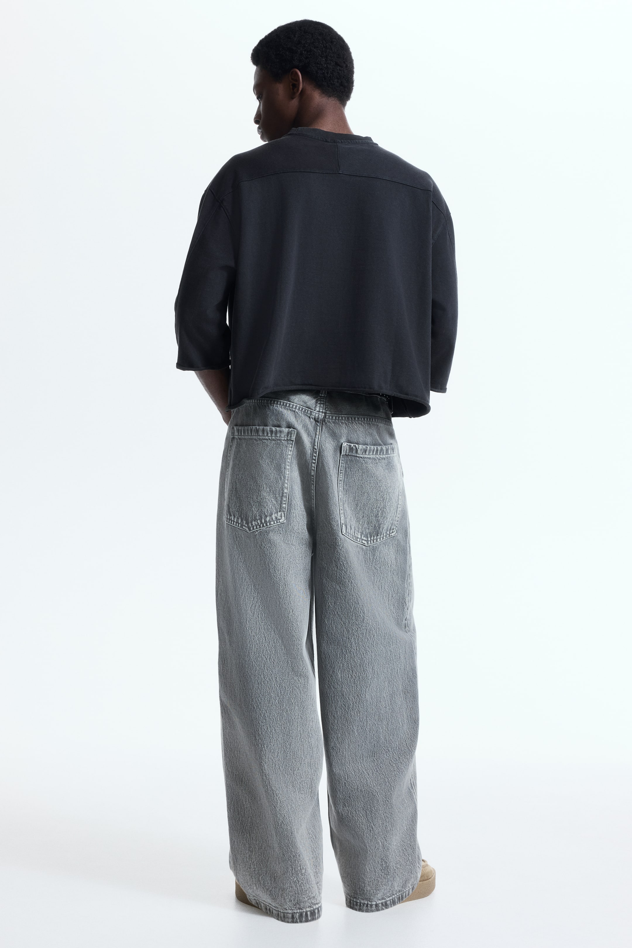 Xem ảnh lớn hơn: Áo thun dáng hộp Oversized Fit - Màu đen/Sunset - Men | H&M VN 3