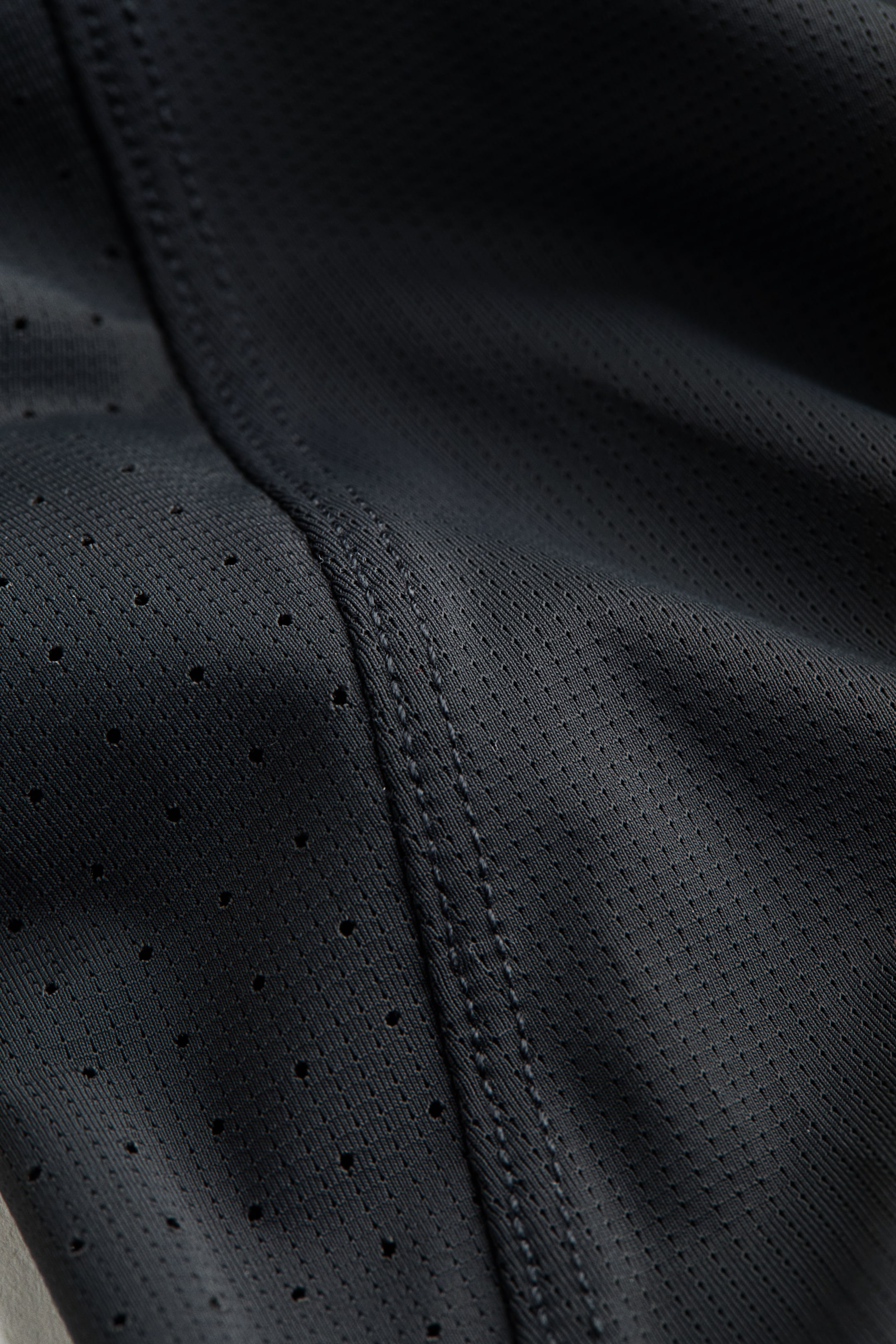 Muscle Fit Sports Tank Top with CoolMove™