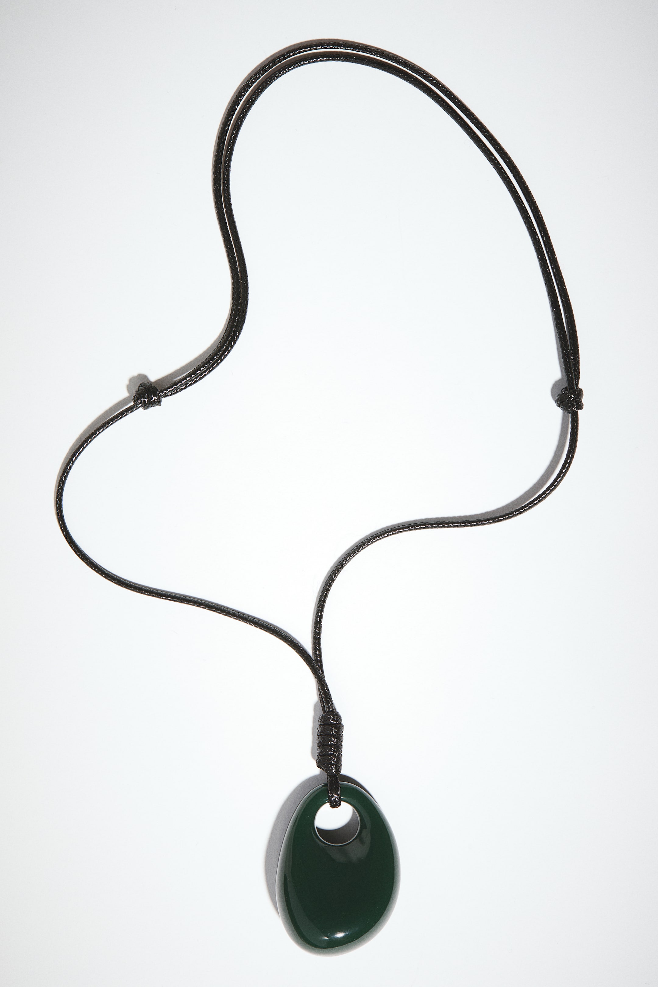 Grotere afbeelding bekijken: Halssieraad van koord met hanger - Donkergroen - DAMES | H&M BE 1