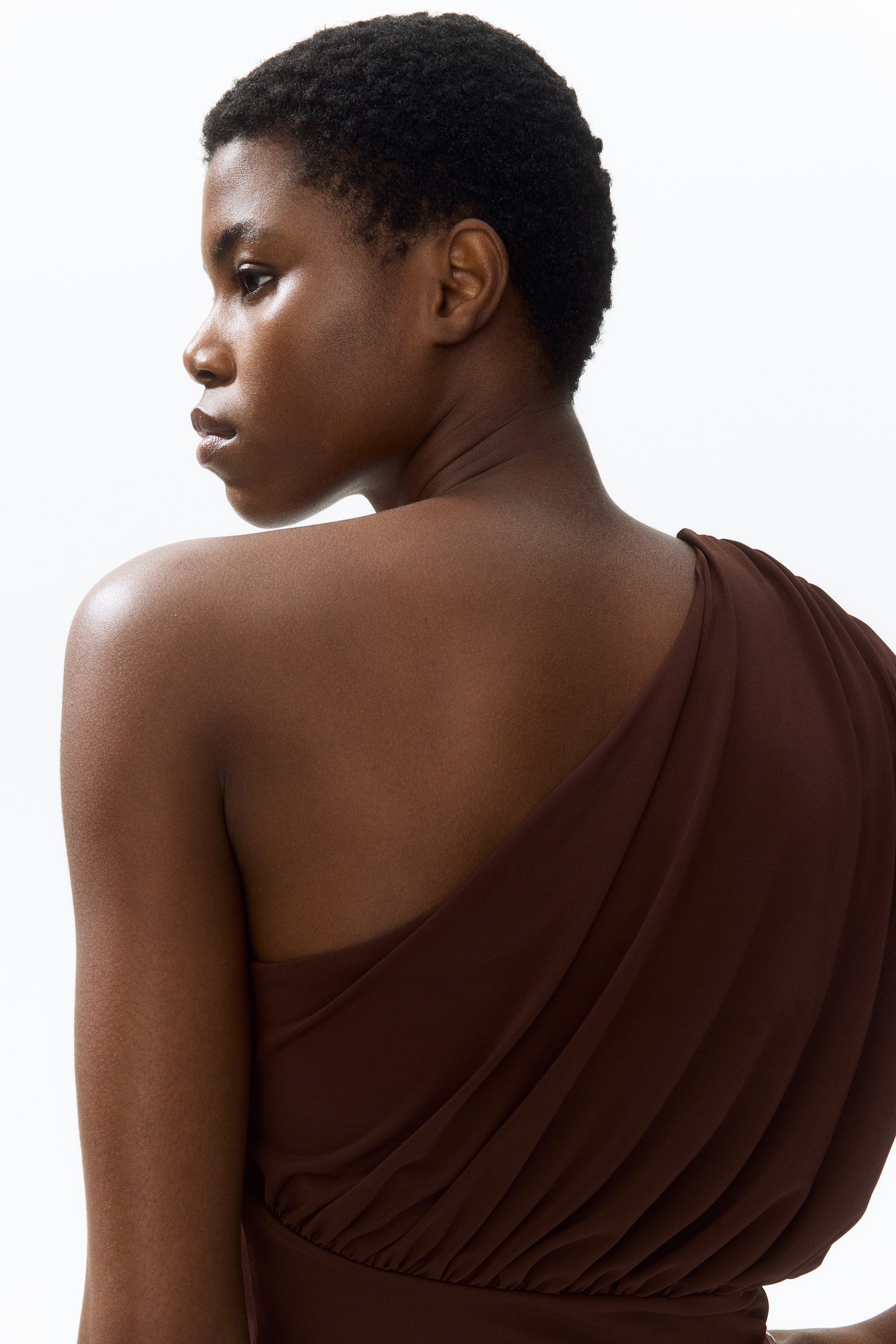 Женский топ H&M Draped One-Shoulder Top, цвет: Тёмный коричневый — фото 3