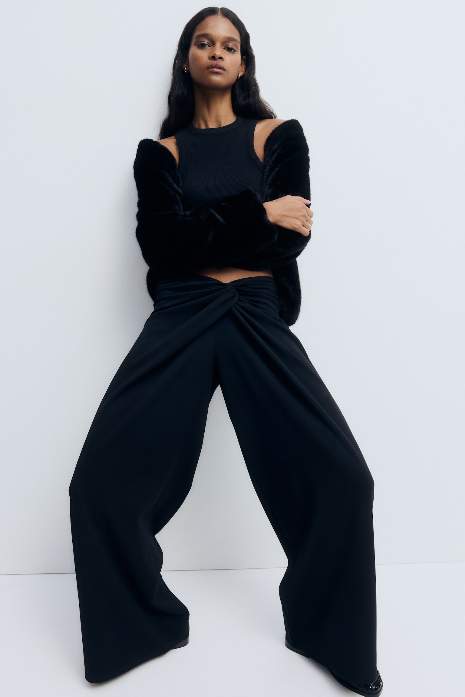 Twisted-detail trousers - Black/Plum red - 2