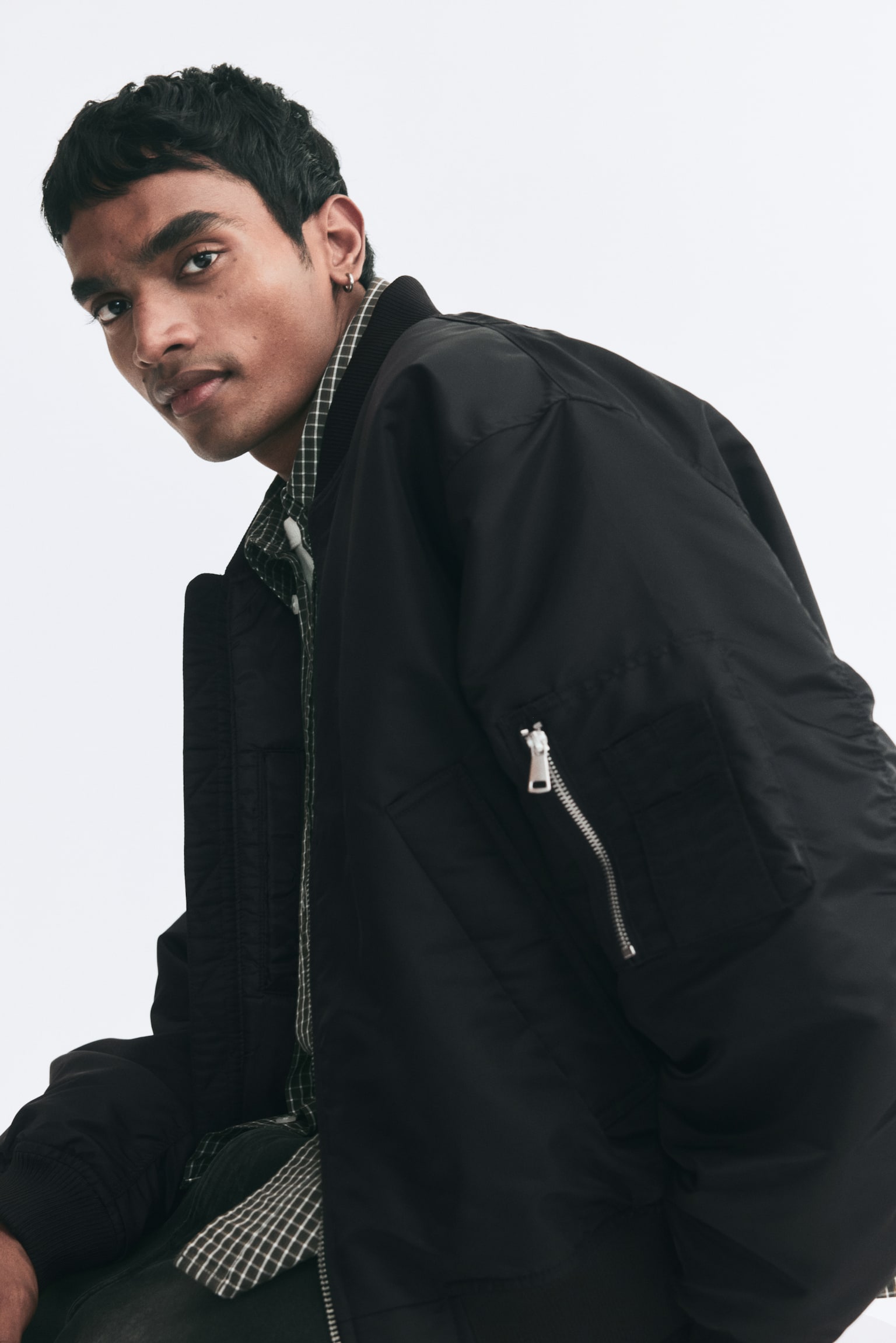 Мужская куртка H&M Padded Bomber, цвет: Чёрный — фото 5