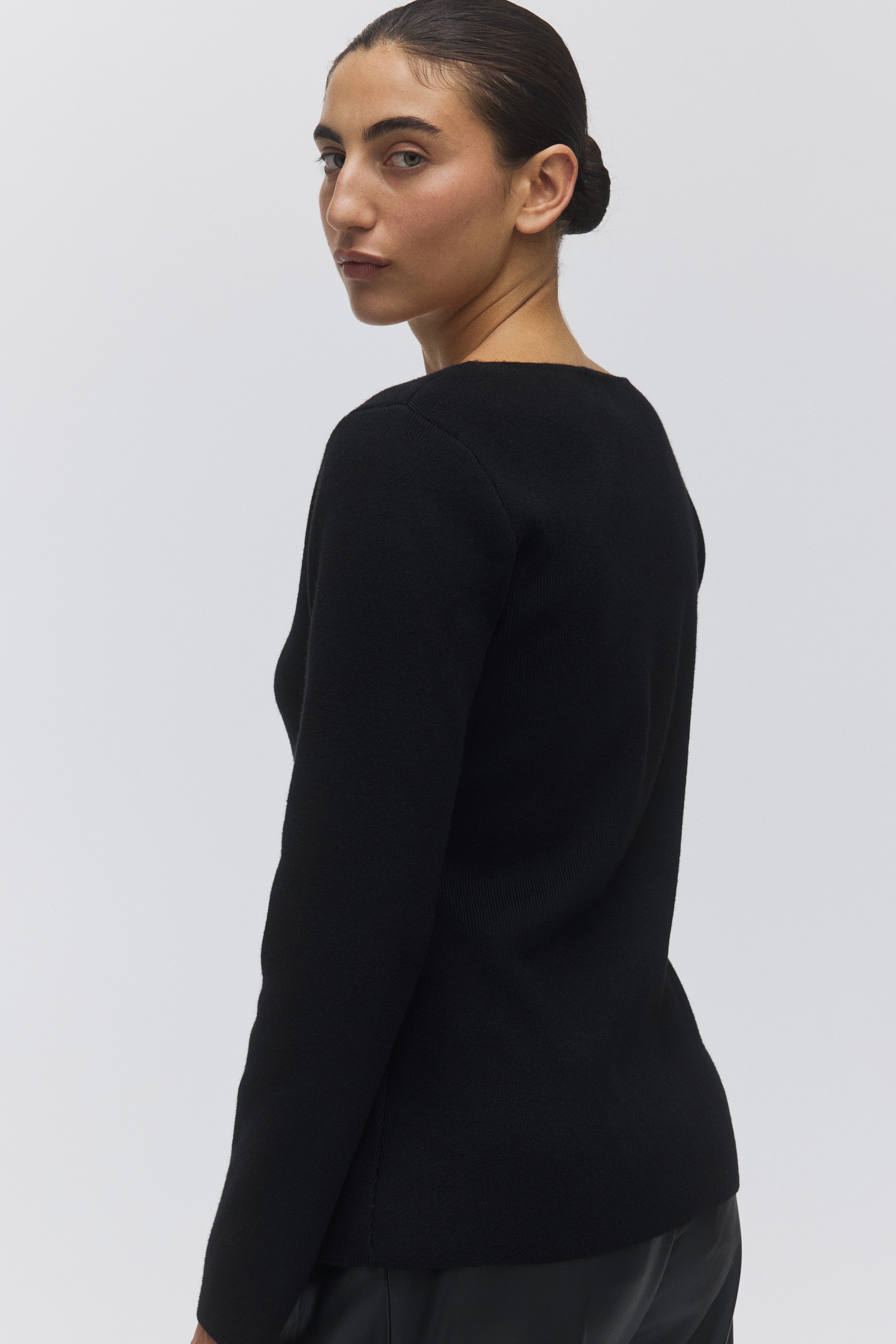 Scoop-neck rib-knit cardigan