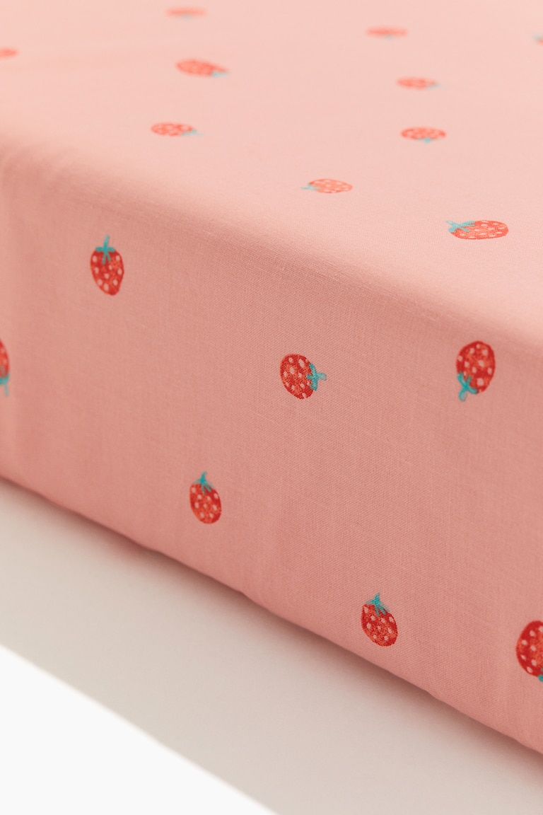 Cot fitted sheet Powder pink/Strawberries Home All H&M GB