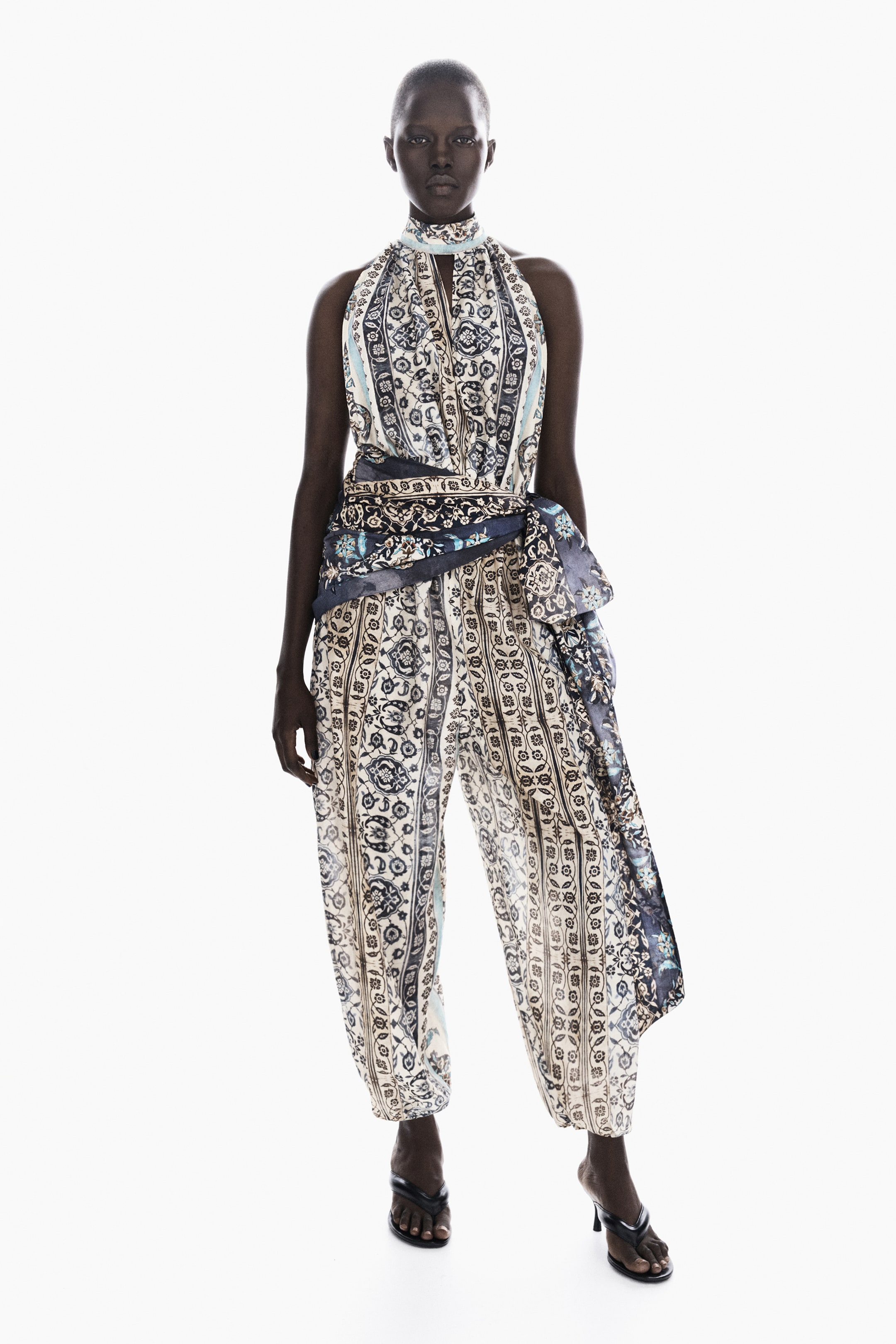 Женские комбинезоны H&M Tie-Detail Halterneck Jumpsuit — фото 5