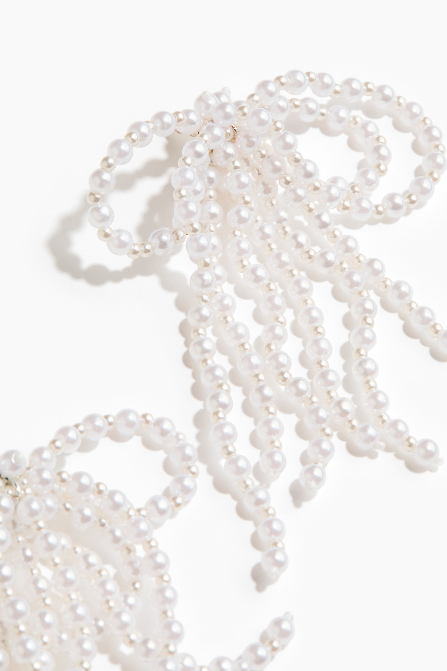 Beaded bow earrings - White - 2