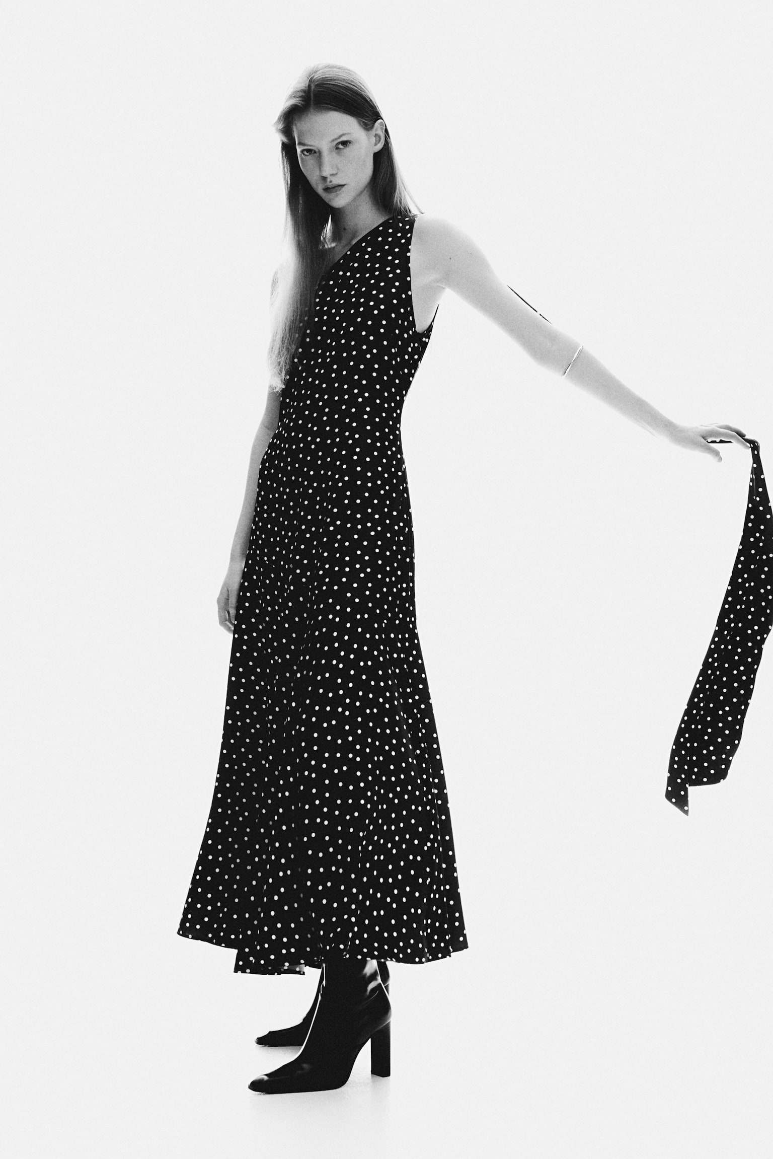 Vestido de satín con detalle de mascada - Negro/Lunares/Negro - 2