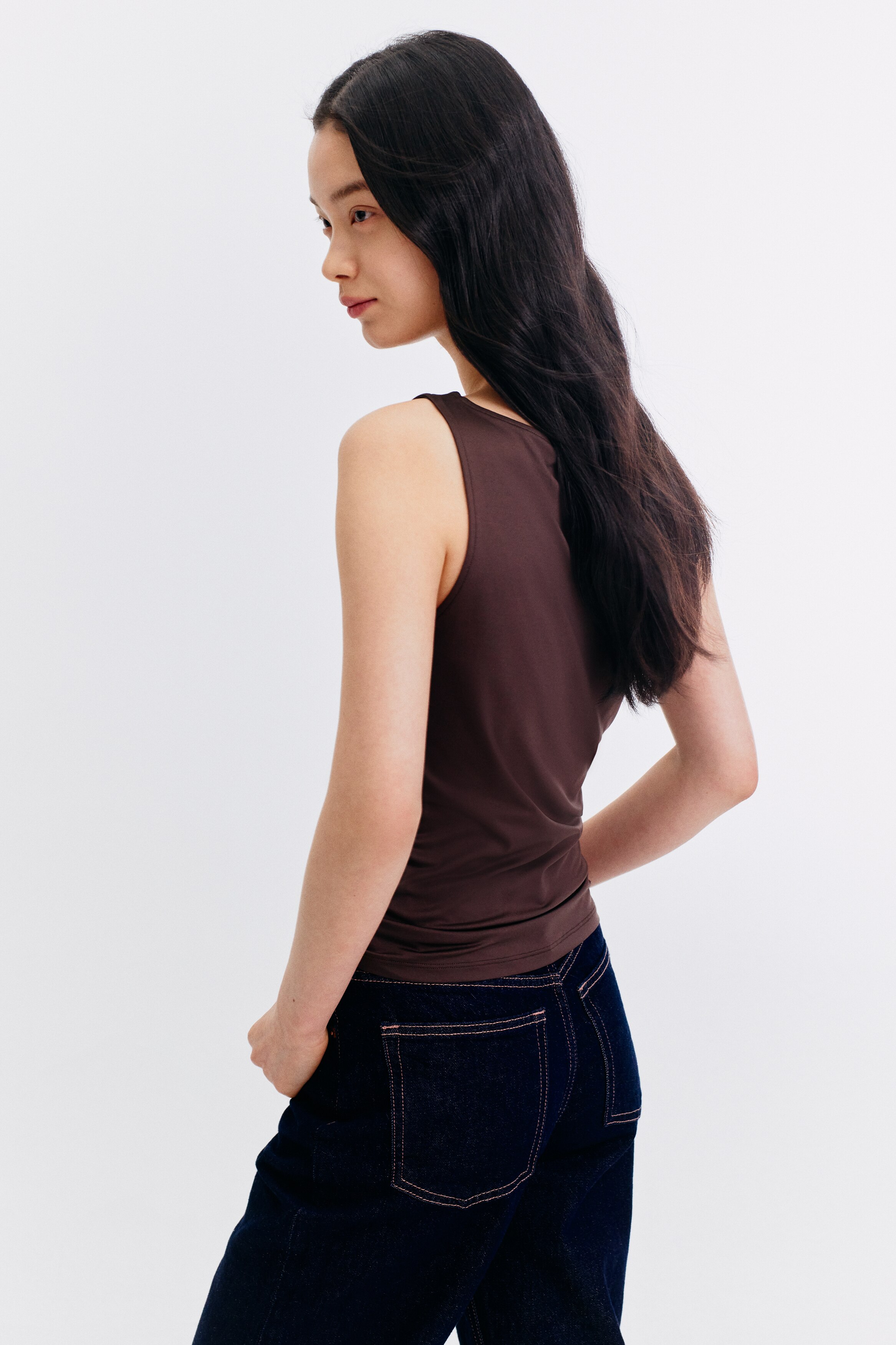 COOLMAX®タンクトップ - ダークブラウン - レディース | H&M JP