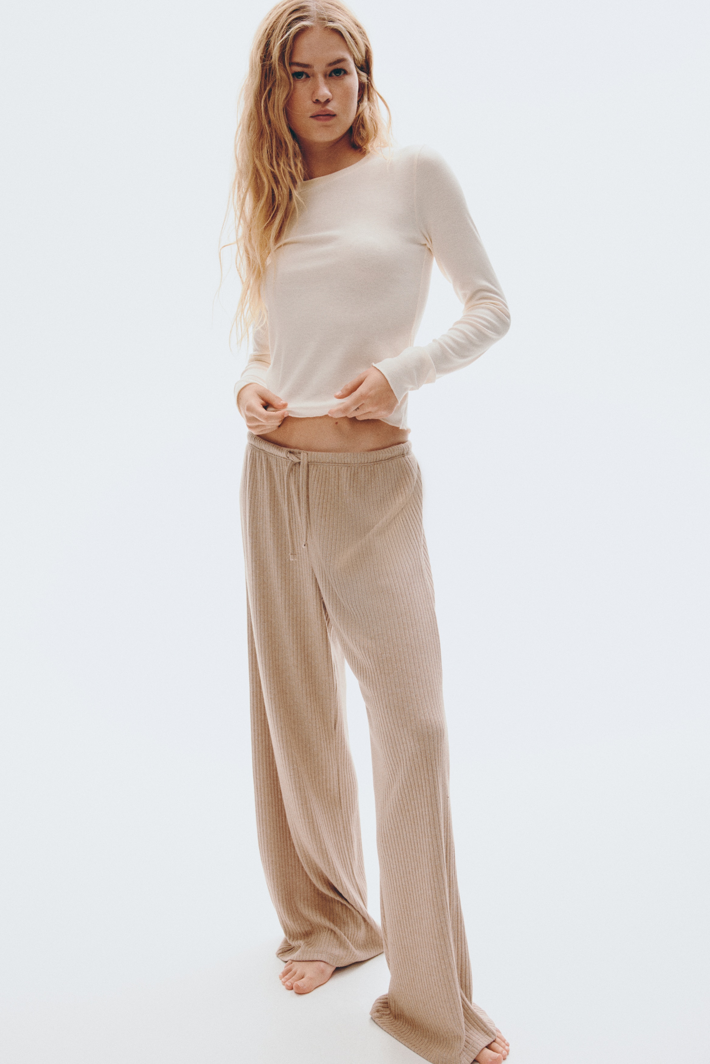 Wide rib-knit trousers