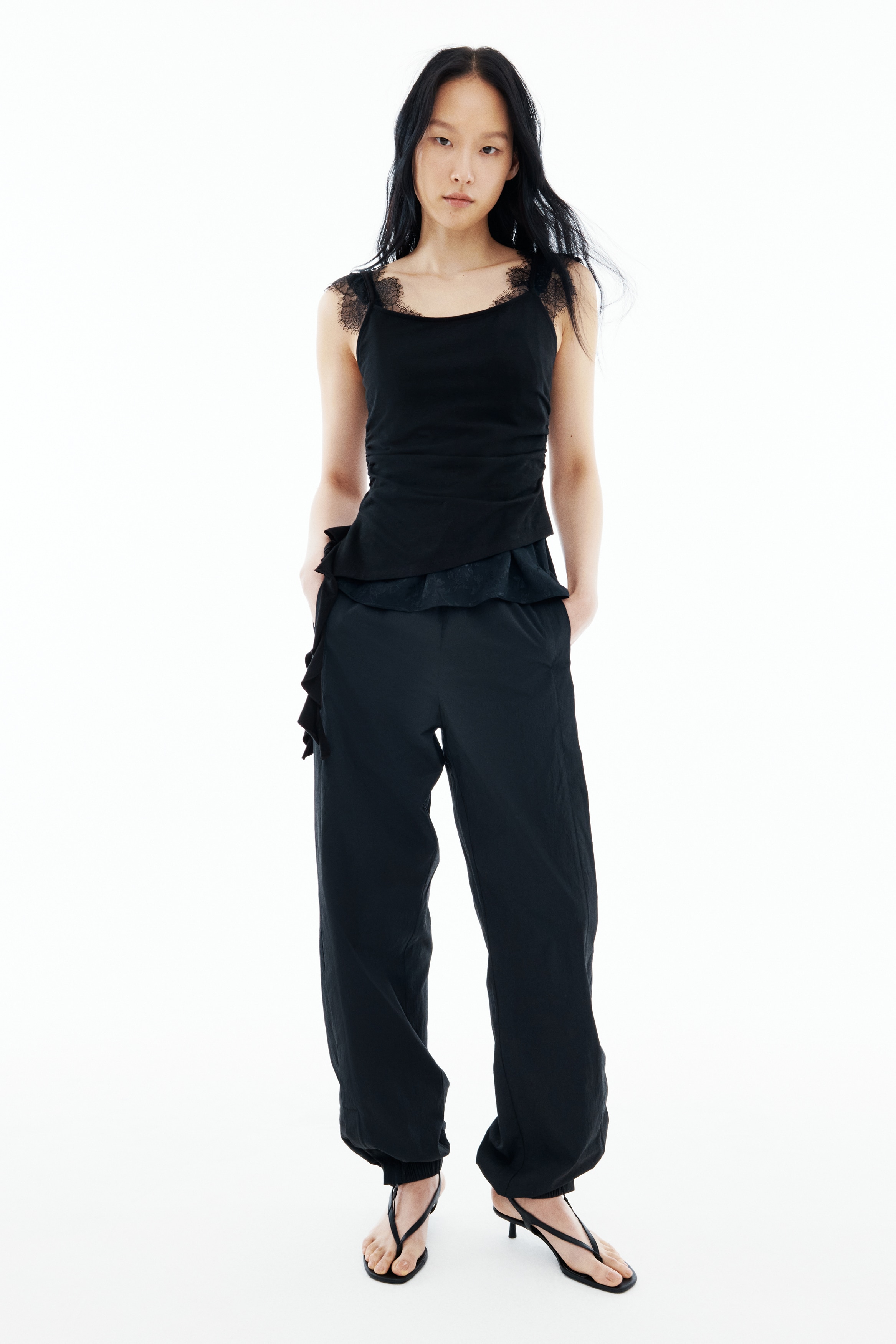 フラウンスキャミトップス - ブラック - レディース | H&M JP