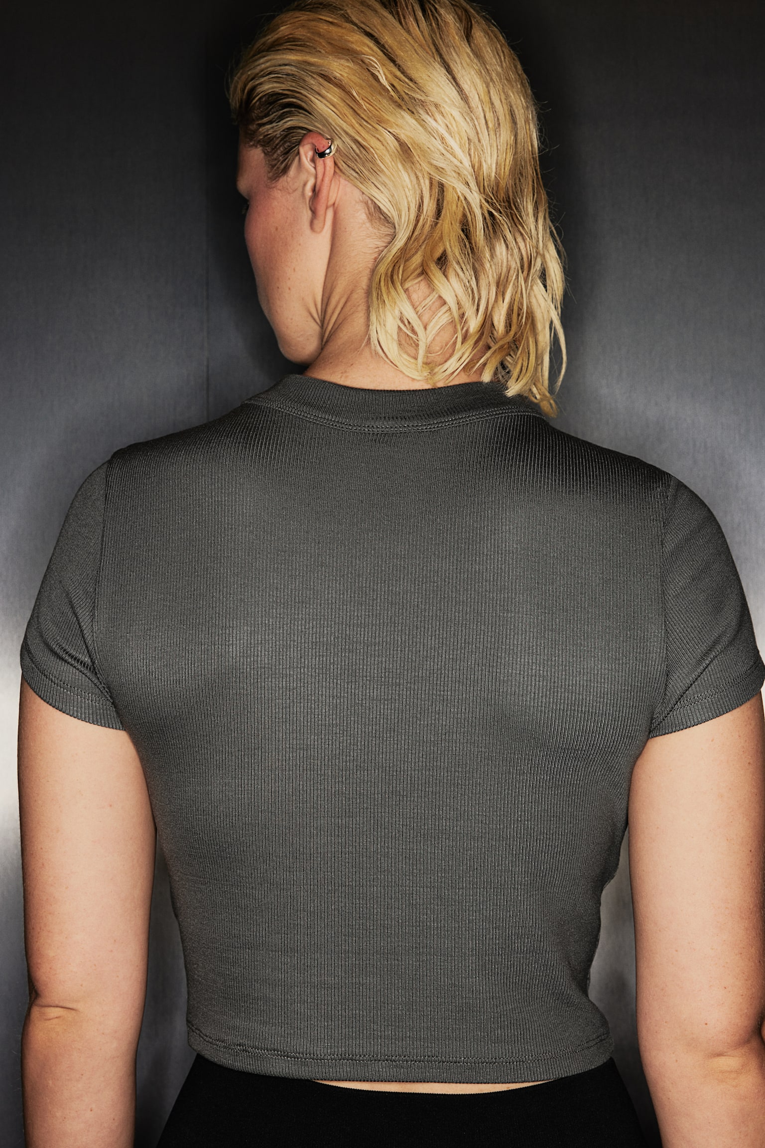 Cropped sports top in DryMove™ - Dark grey/Light grey marl/Light beige/Black - 5