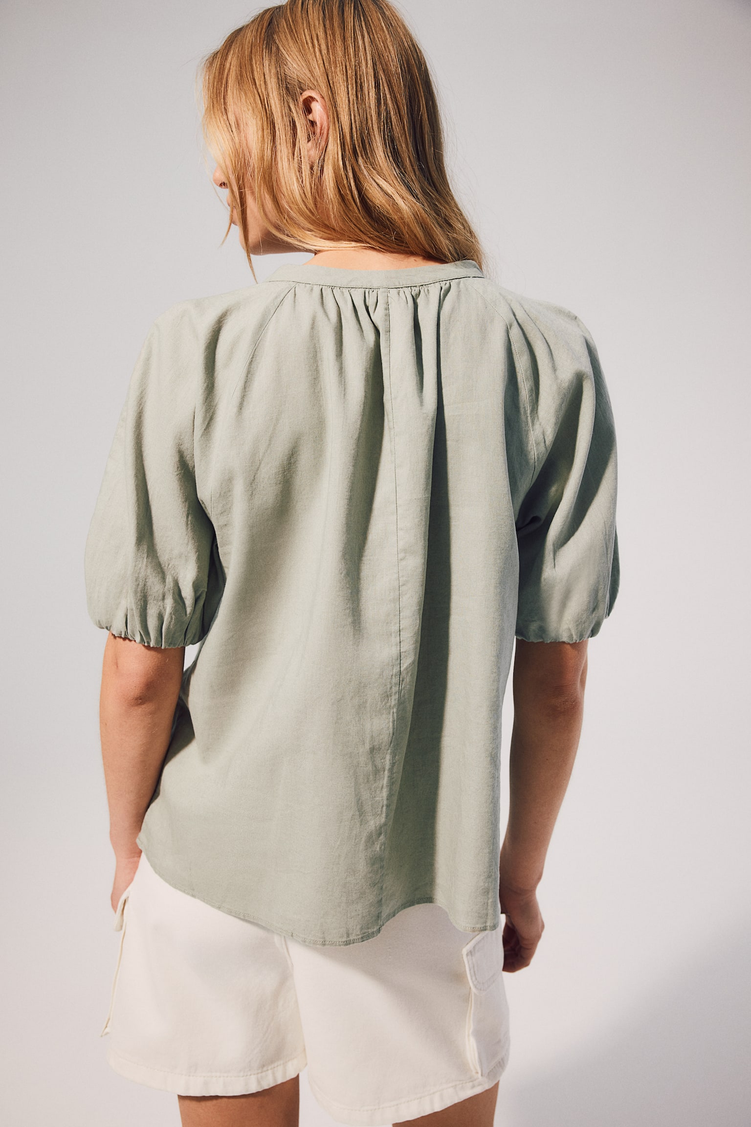 Linen-blend tie-neck blouse - Light dusty green/White - 6