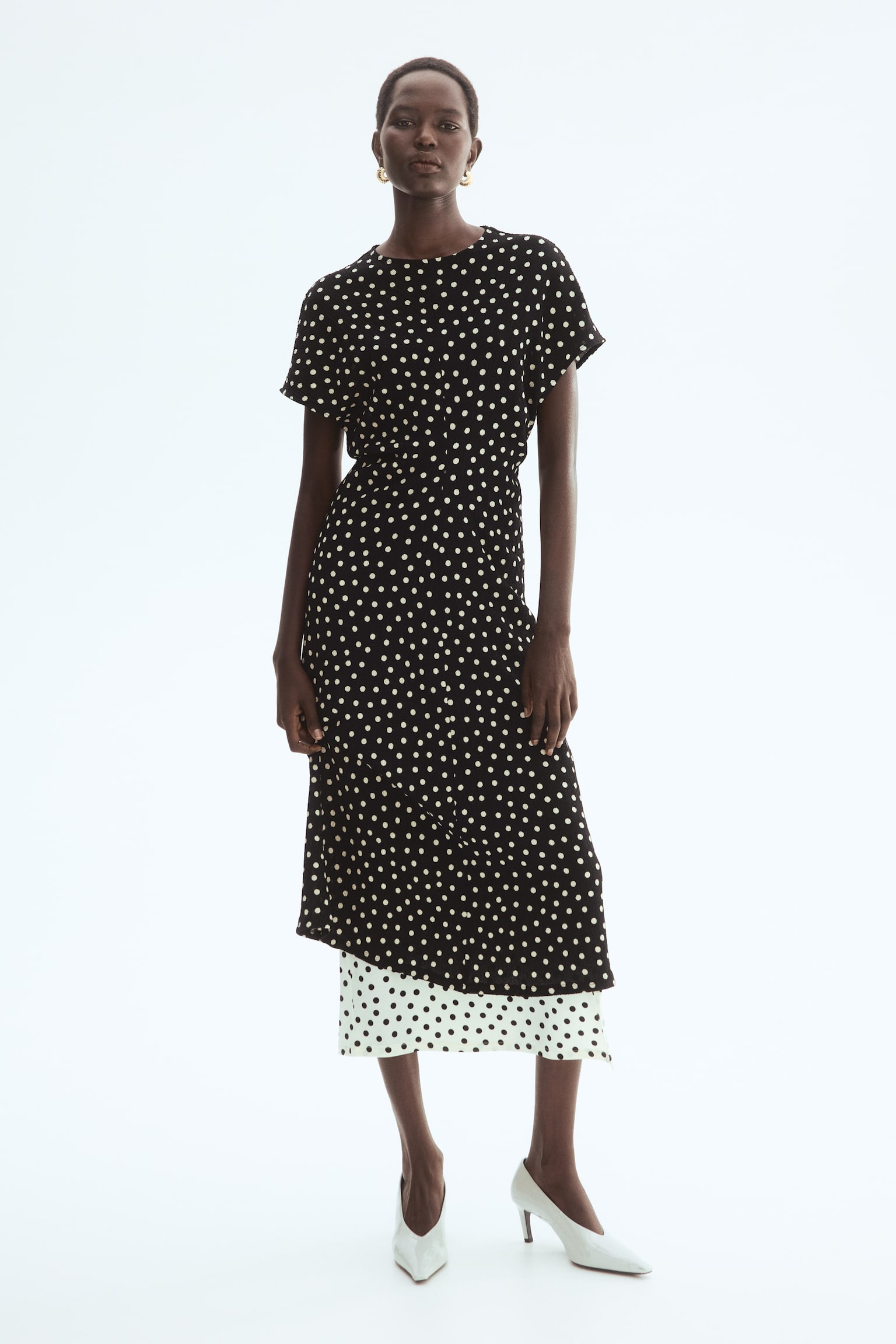 שמלת ג'רזי עם טקסטורה - שחור/נקודות - 7