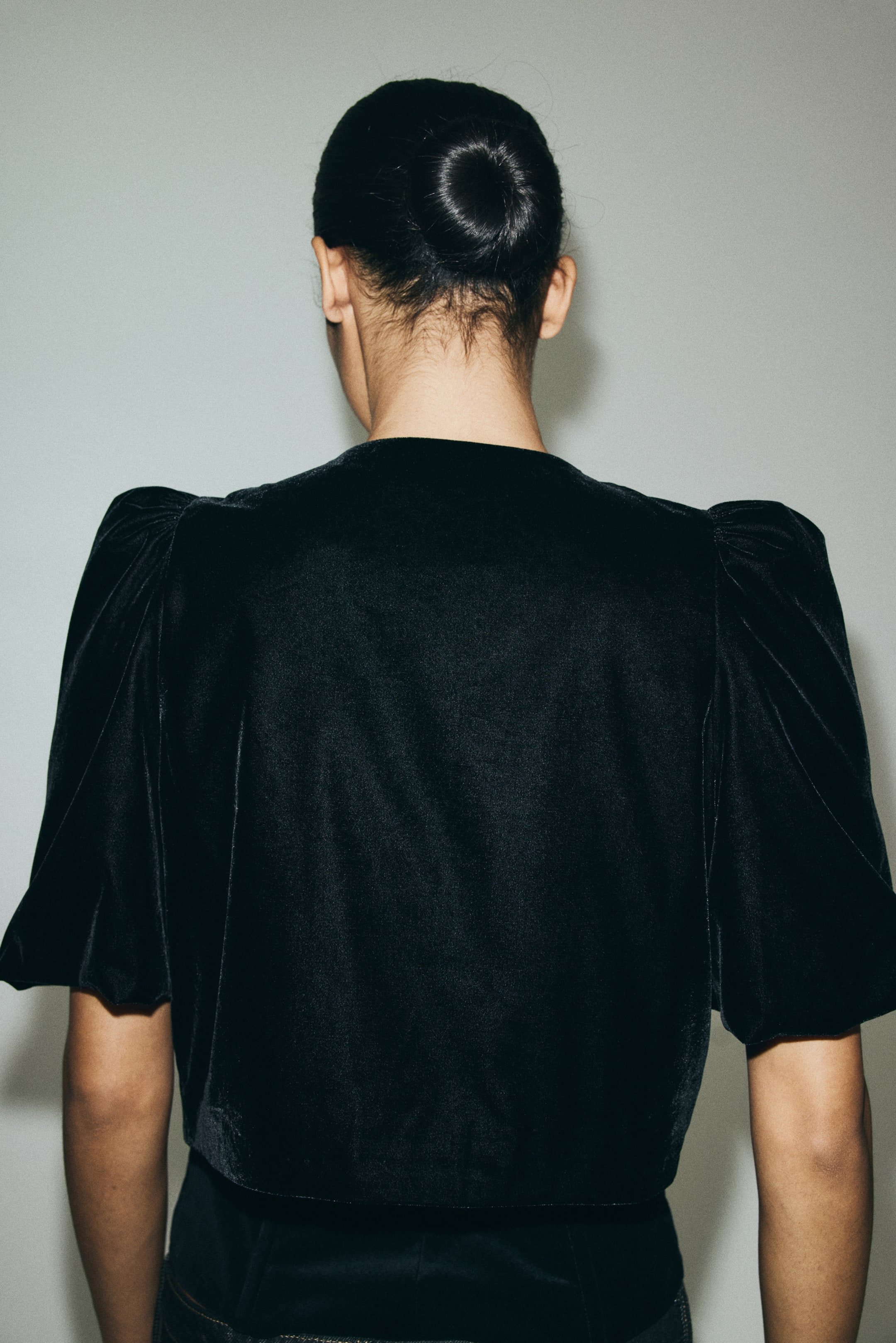 Vis større bilde: Topp med puffermer - Sort - DAME | H&M NO 4