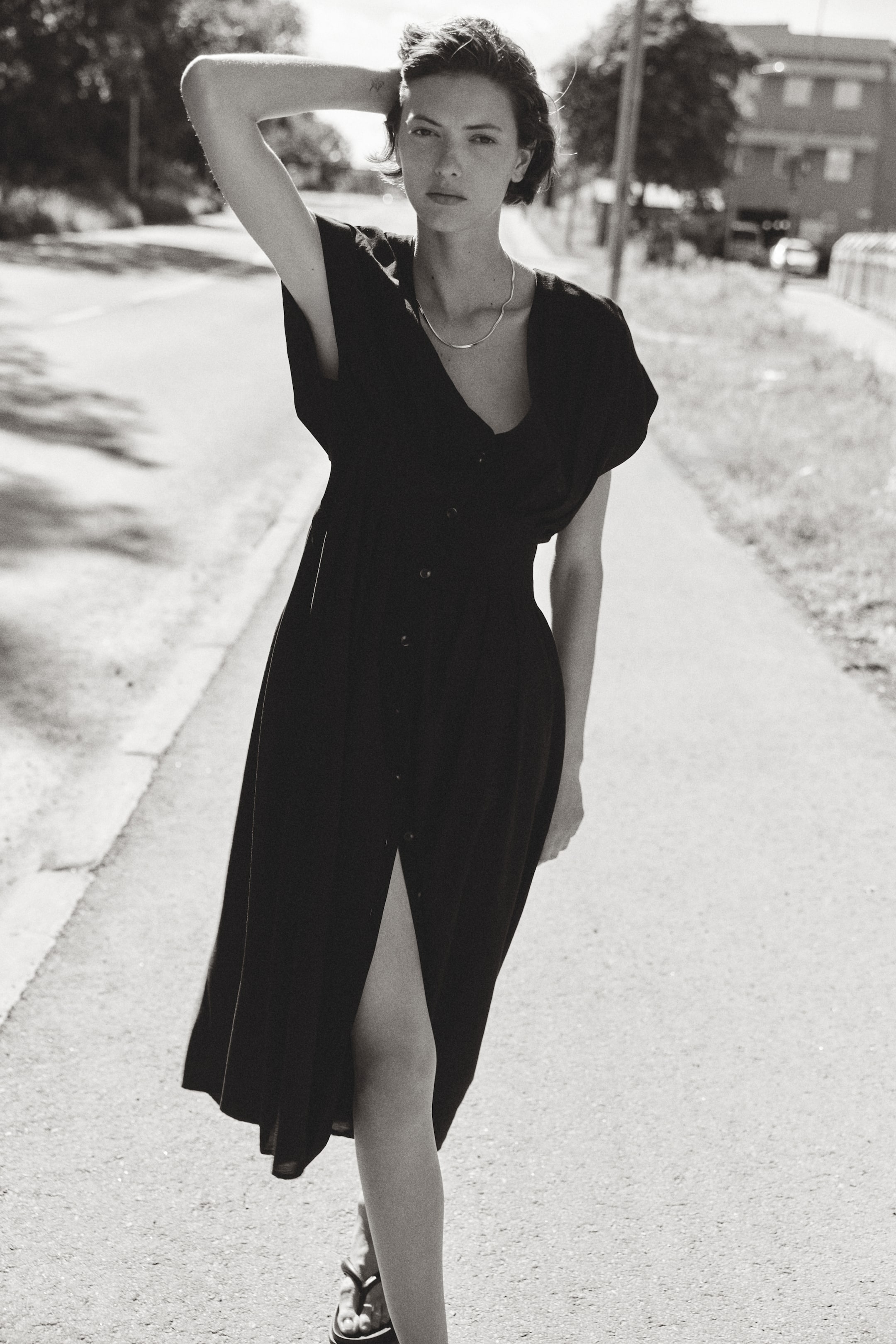 Женские платья H&M Button-Front Midi Dress — фото 5