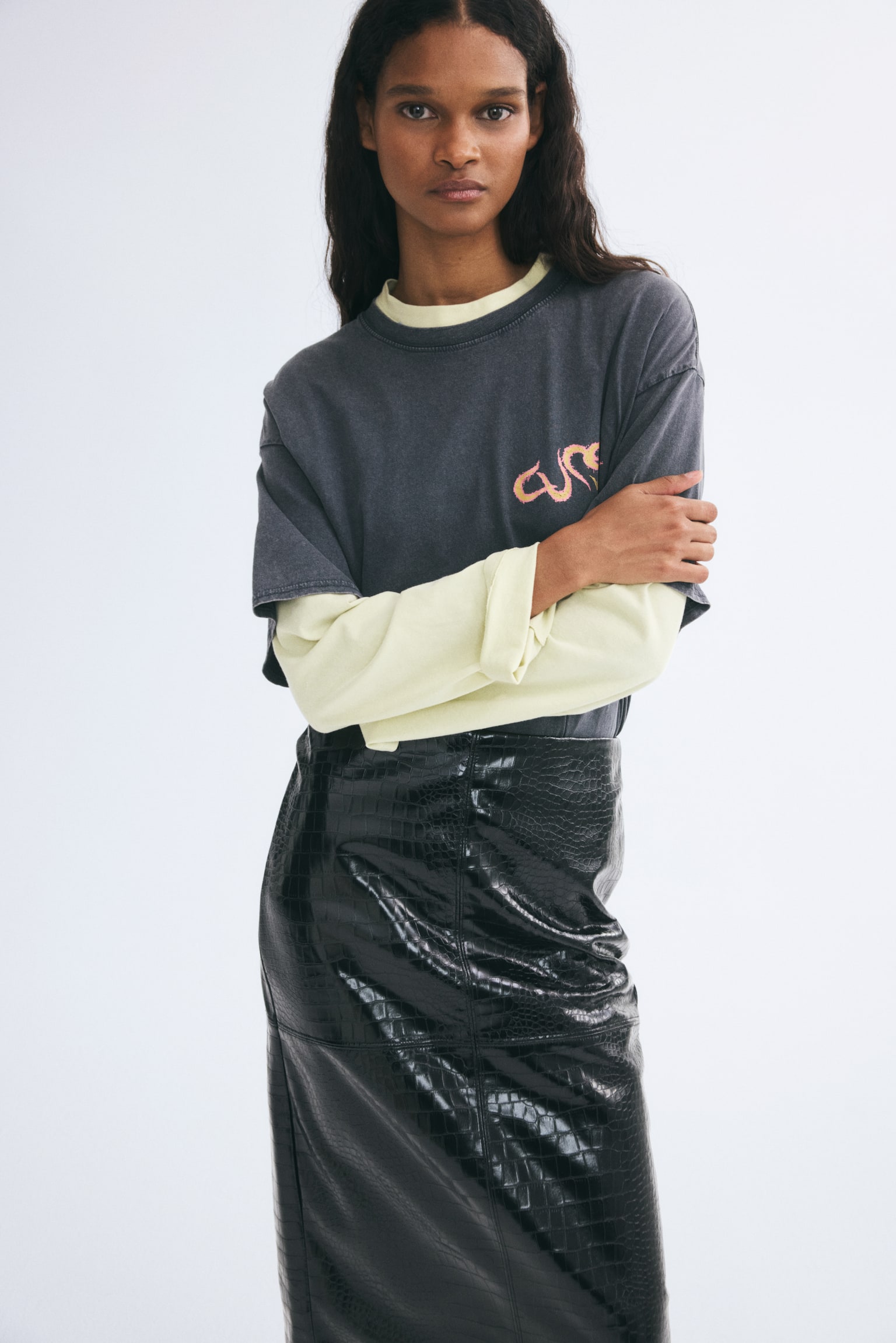 Женская юбка H&M Coated Pencil, цвет: Чёрный — фото 3