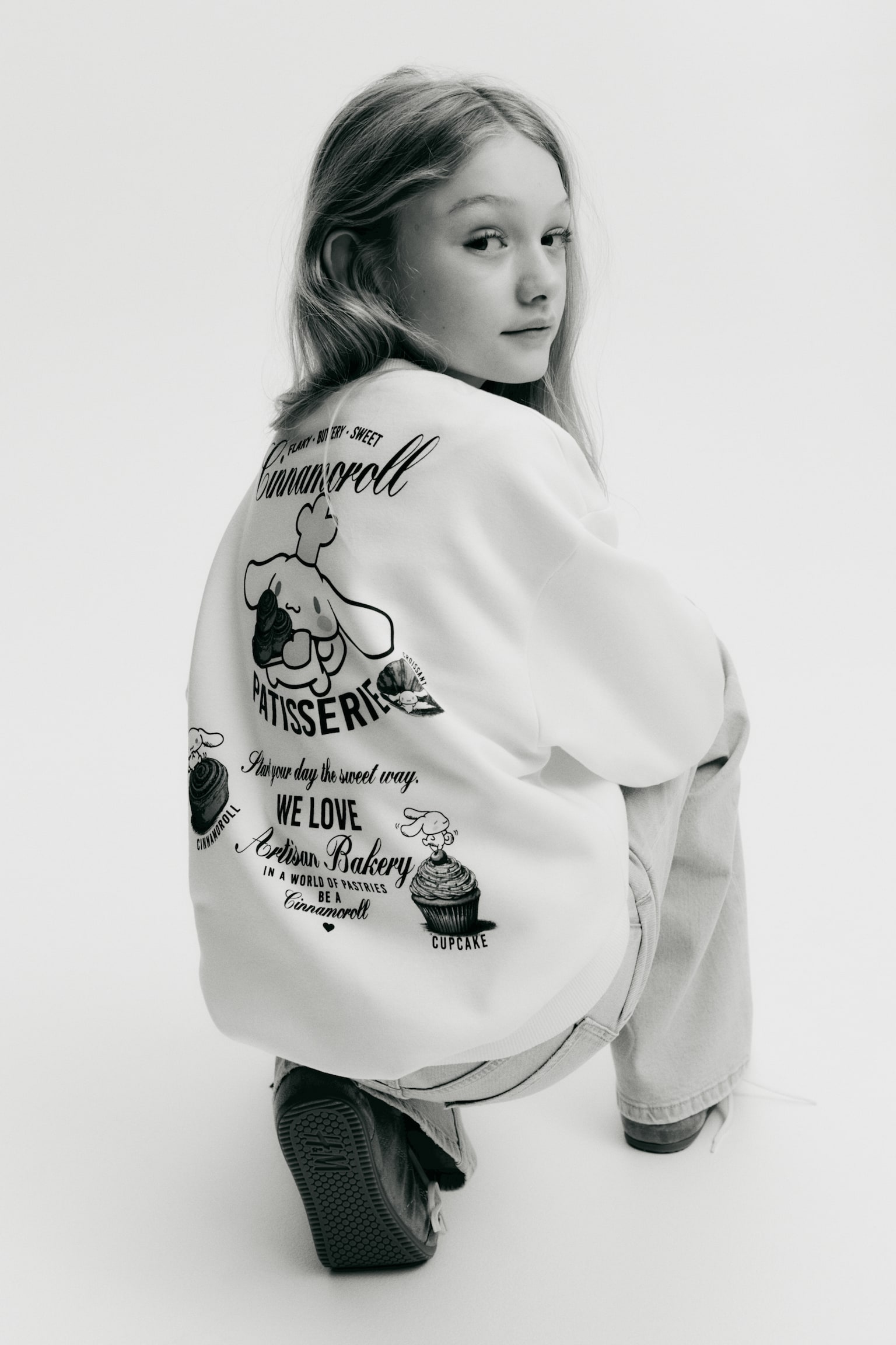 Oversized print-motif sweatshirt - White/Cinnamoroll/White/Snoopy/Blue/Nirvana/Dusty blue/Lilo & Stitch/Light grey/Kuromi/Dark grey/Kuromi/Blue/Lilo & Stitch/Purple/SmileyWorld®/Light blue/Cinnamoroll/Dark grey/KPop Demon Hunters/White/Lilo & Stitch/Pink/Miffy/Cream/Kuromi/Dark grey/Demon Hunters/Light pink/Kuromi/Grey/Squishmallows/Light grey/CapyFun - 3