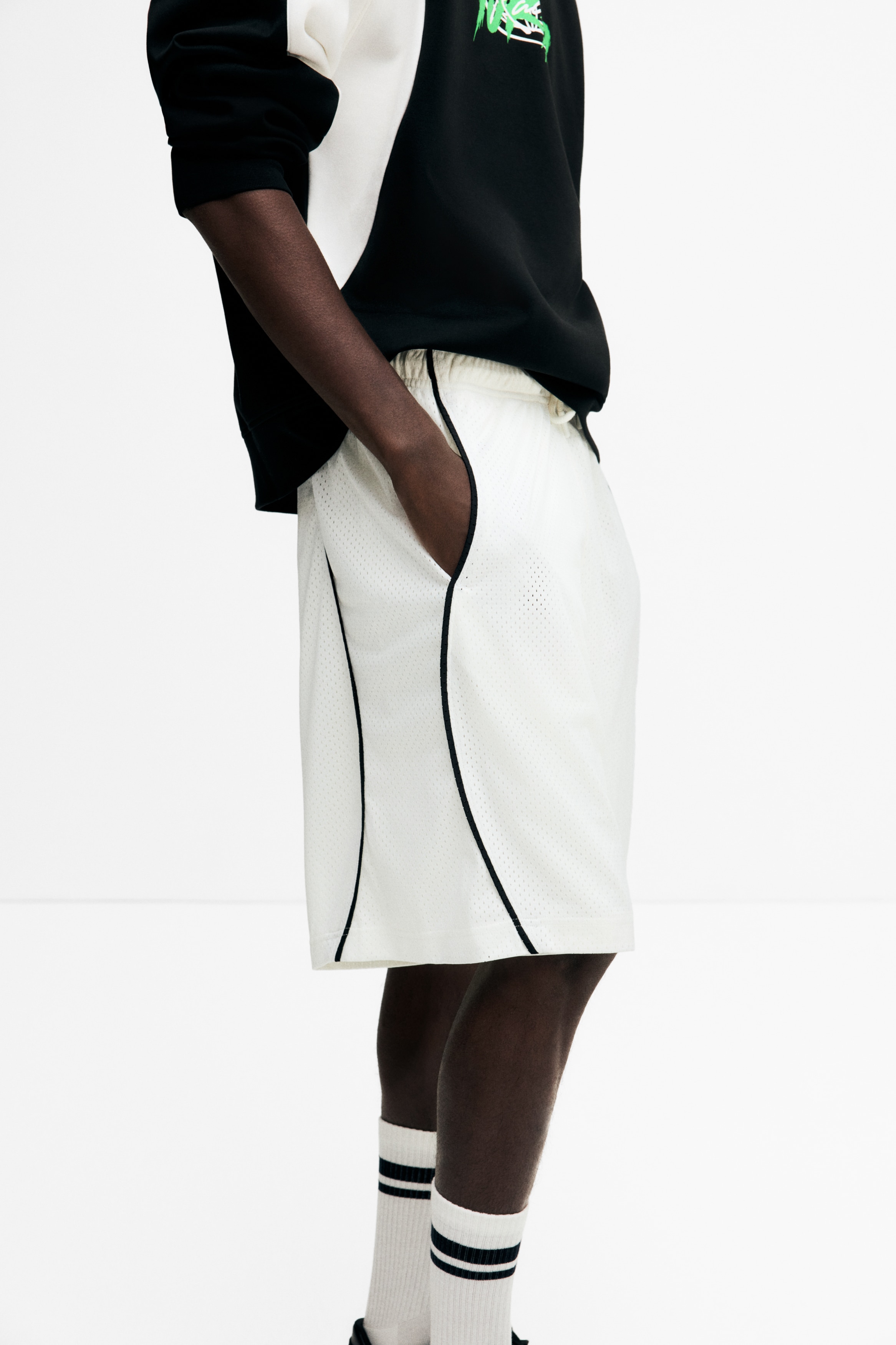 Relaxed Fit Mesh shorts