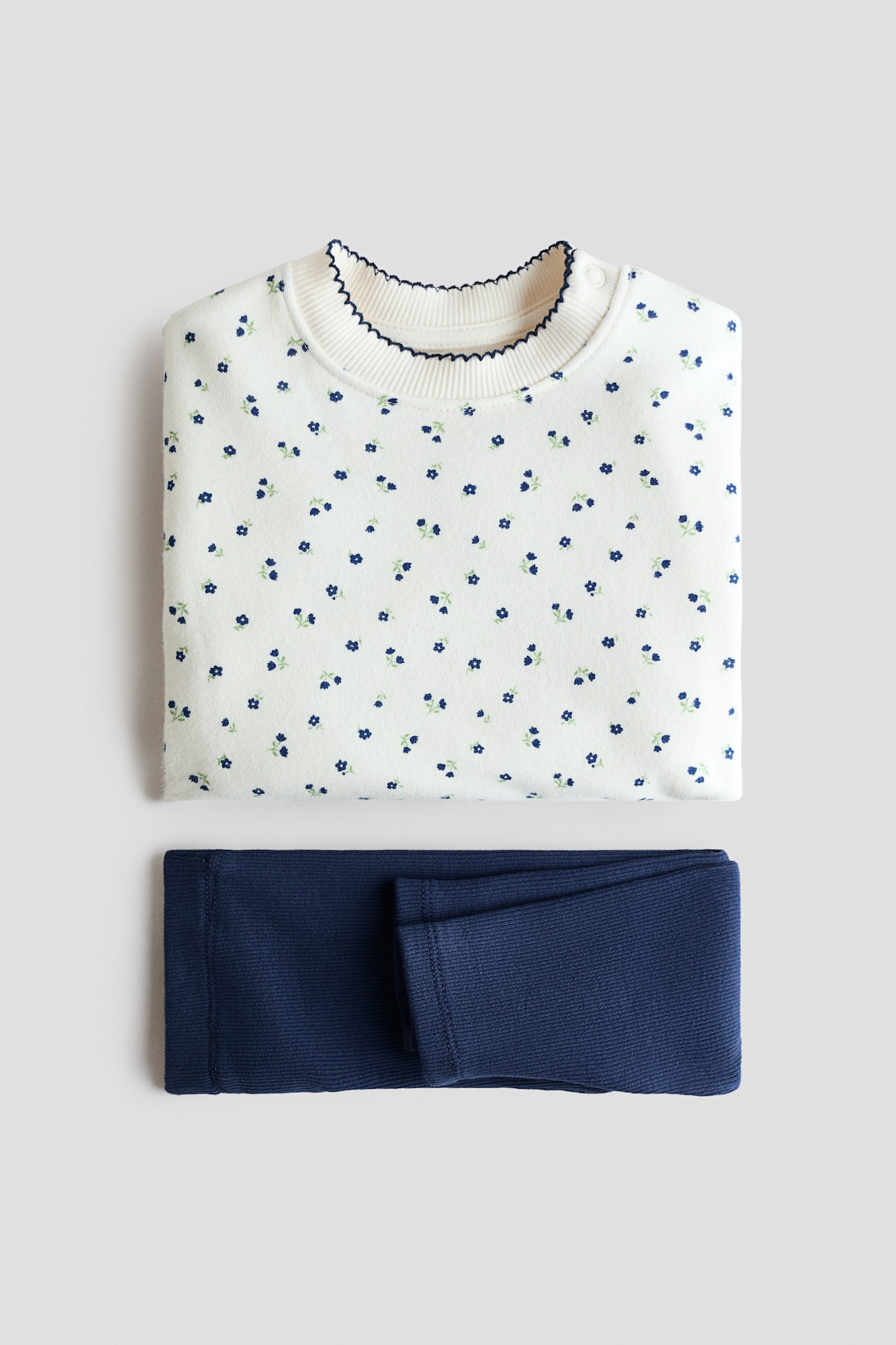 2-piece sweatshirt and leggings set - Navy blue/Floral/Light pink/Floral/Dark grey/Leopard print - 2