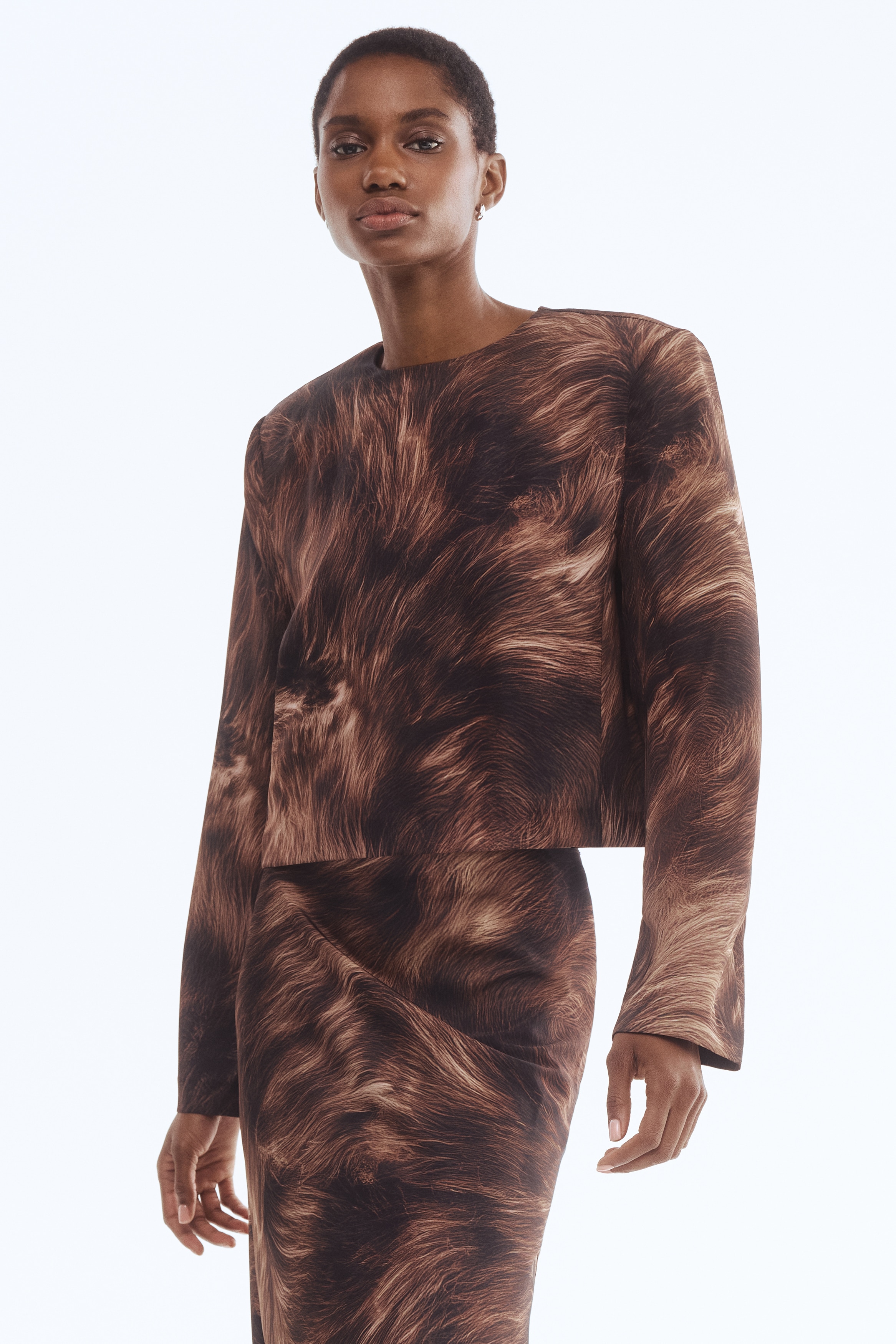 Maglia con spalle imbottite - Marrone scuro