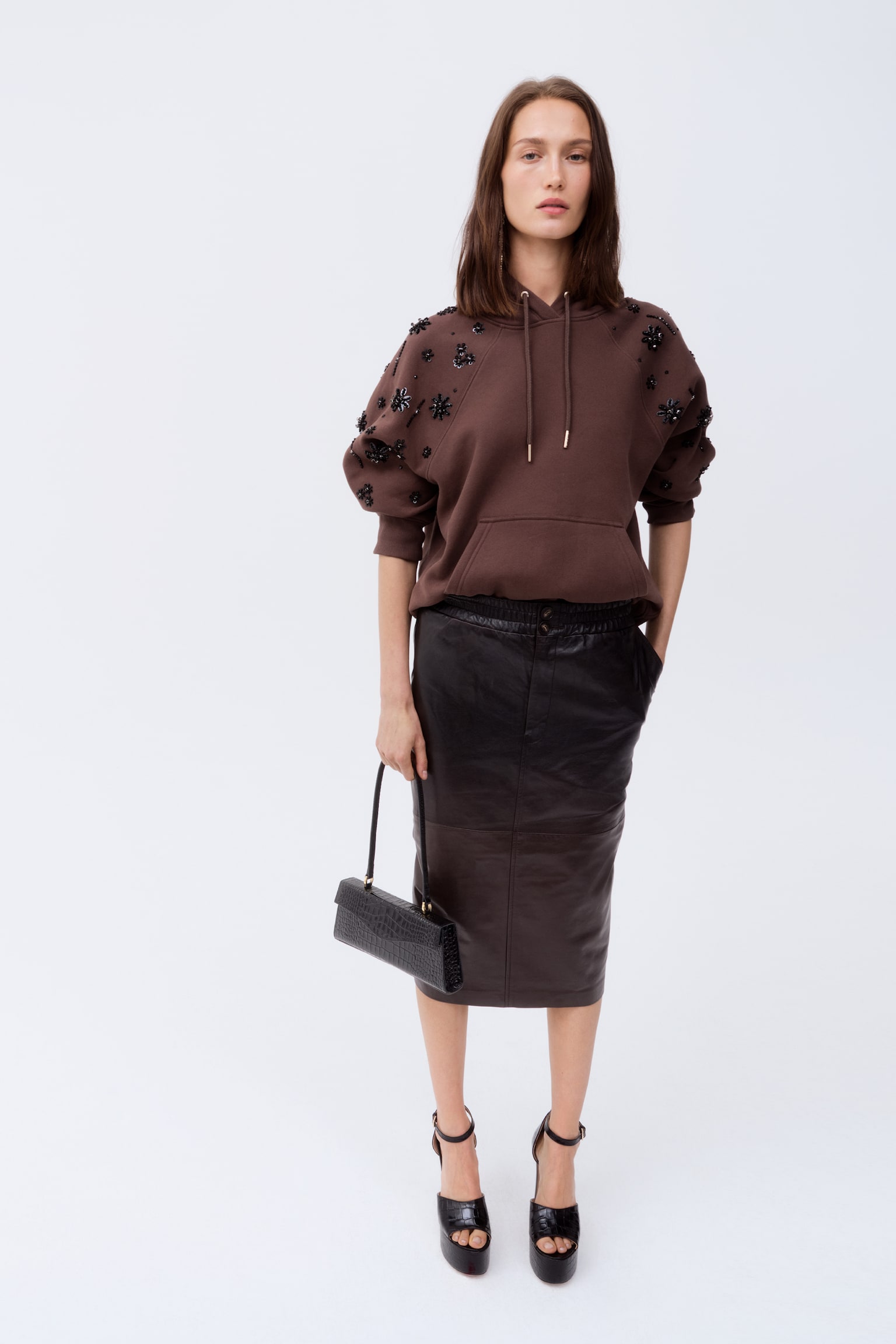 Женское худи H&M Embellished Cotton, цвет: Тёмный коричневый / Чёрный — фото 2