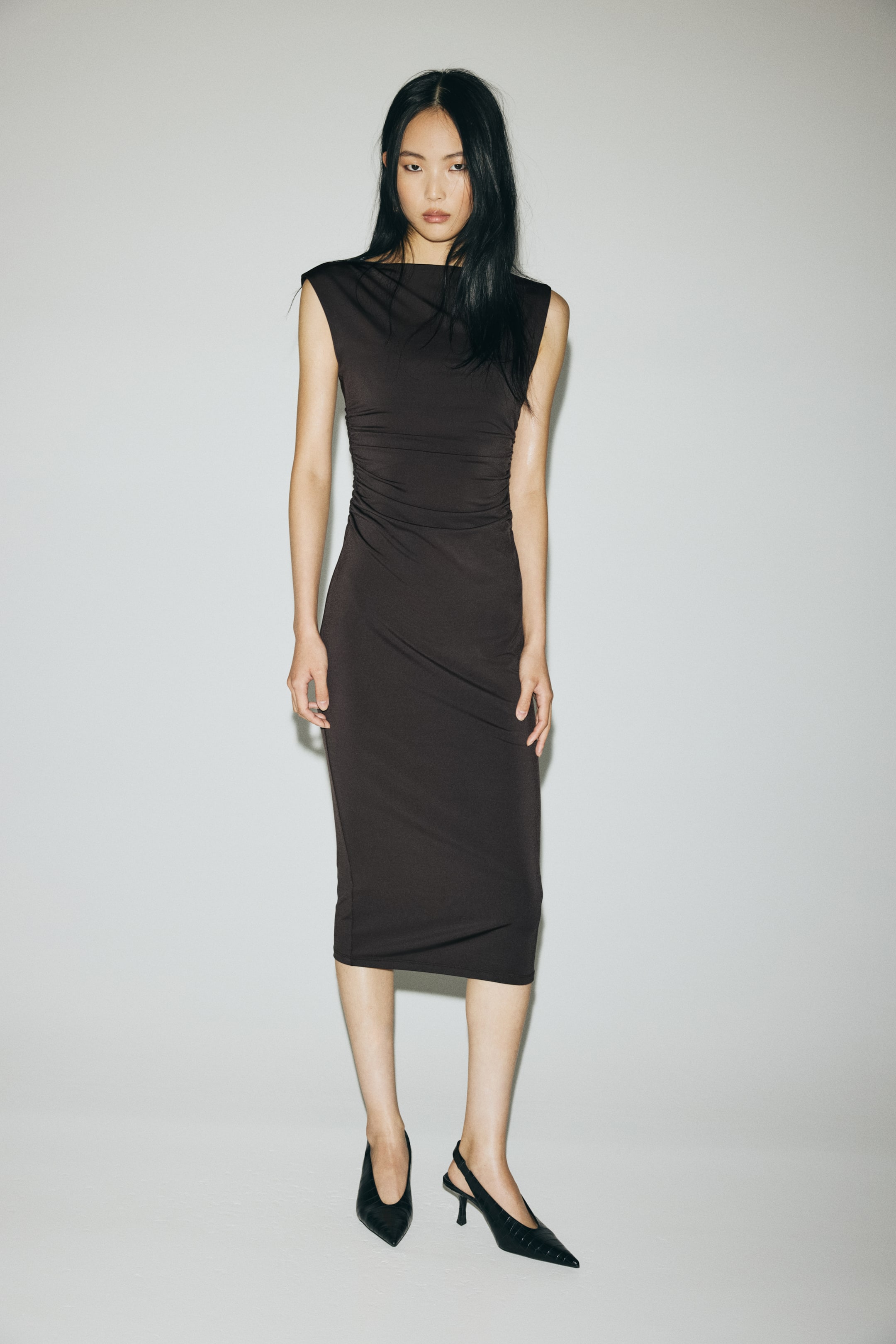 Größeres Bild anzeigen: Kleid mit Kappenärmeln - Dunkelbraun - Ladies | H&M AT 2