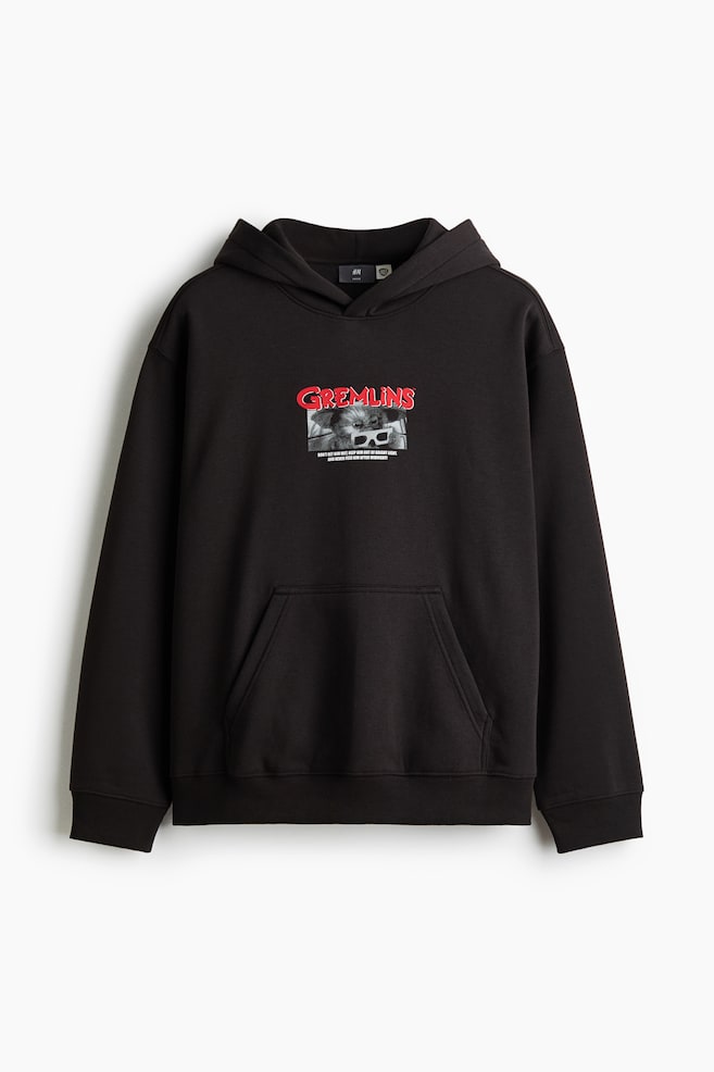 Hoodie in Loose Fit - Schwarz/Gremlins/Schwarz/Fender/Weiss/The Shining/Schwarz/Batman/Schwarz/Ford/Weinrot/California - 1
