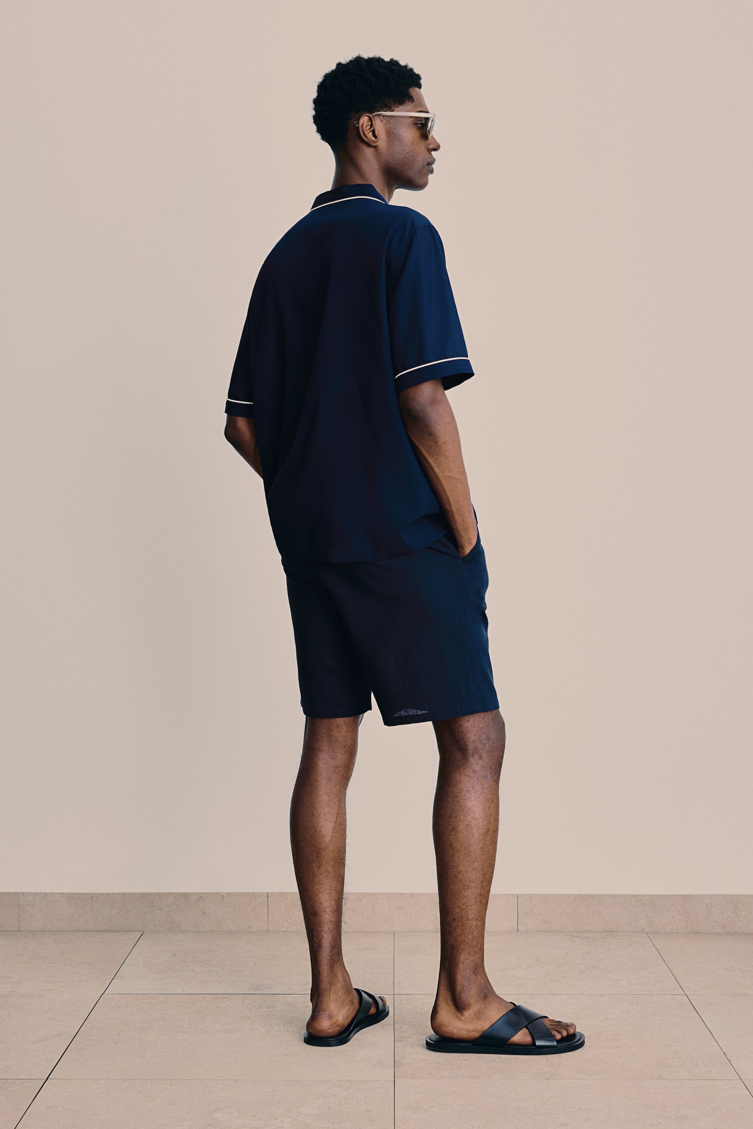 Relaxed Fit Shorts - Navy blue/White/Light grey/Light beige/Black/Sage green - 5