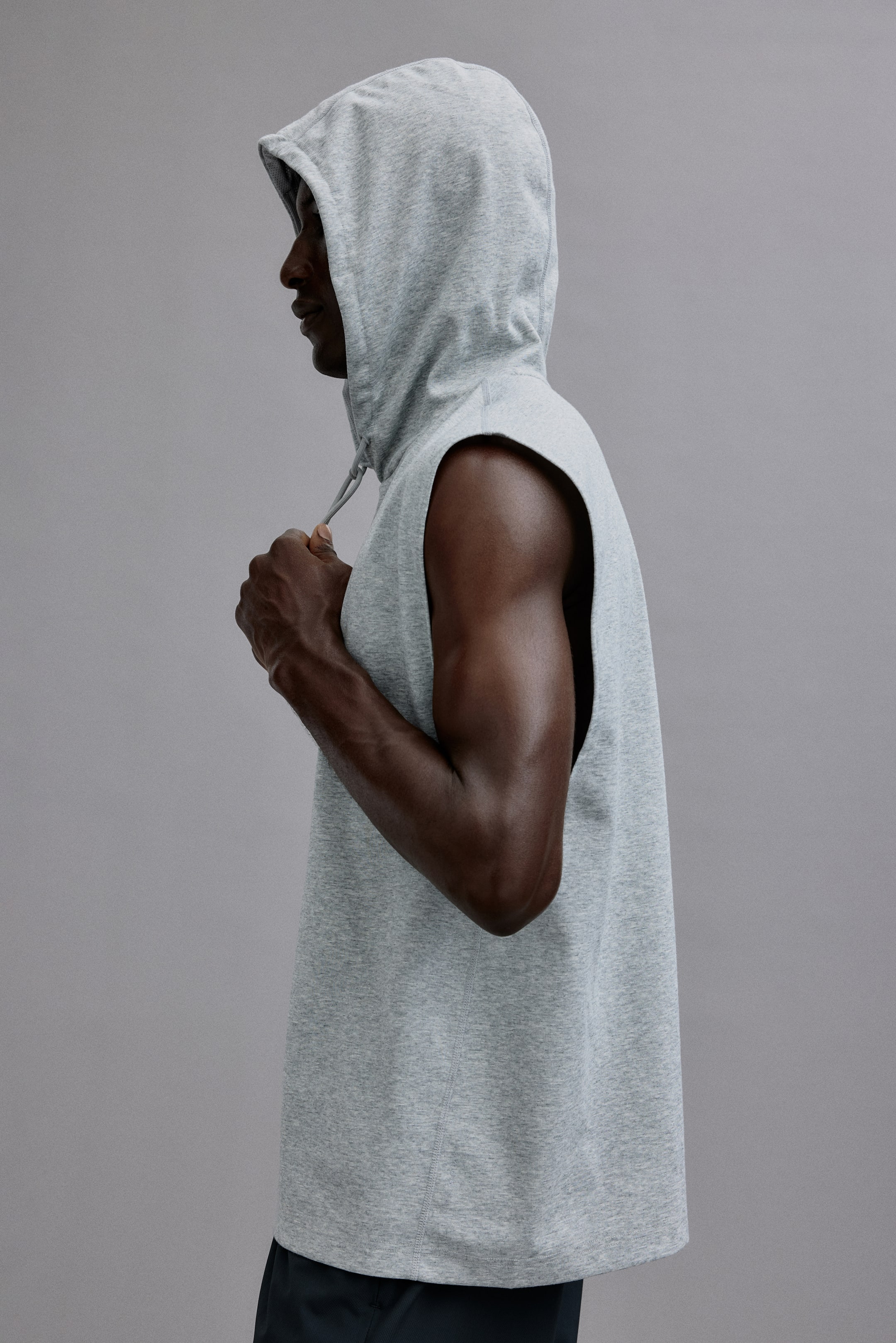 Regular-Fit Sleeveless Sports Hoodie with DryMove™