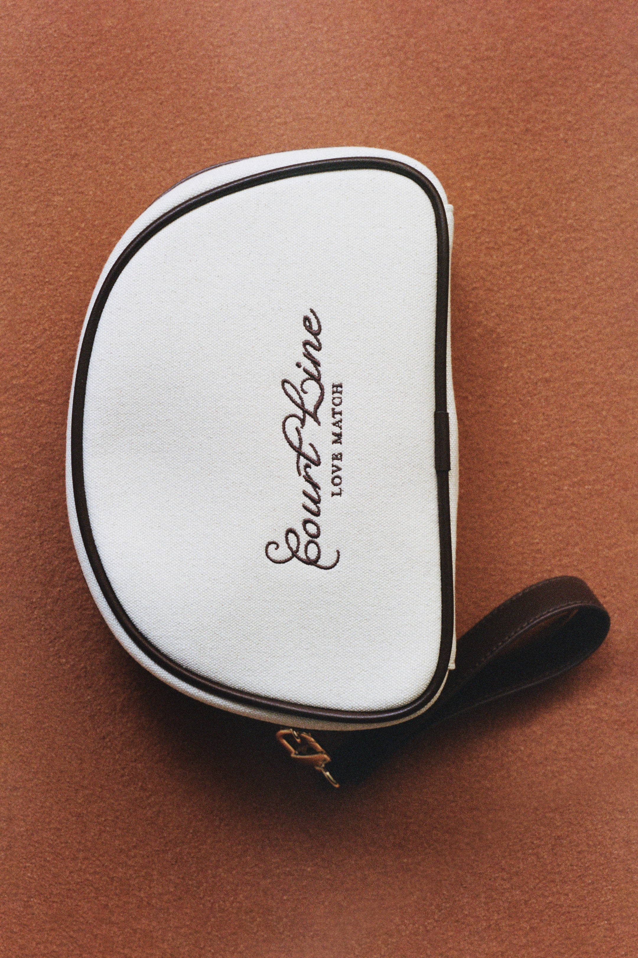 Женские сумки H&M Makeup Bag with Embroidered Motif — фото 3