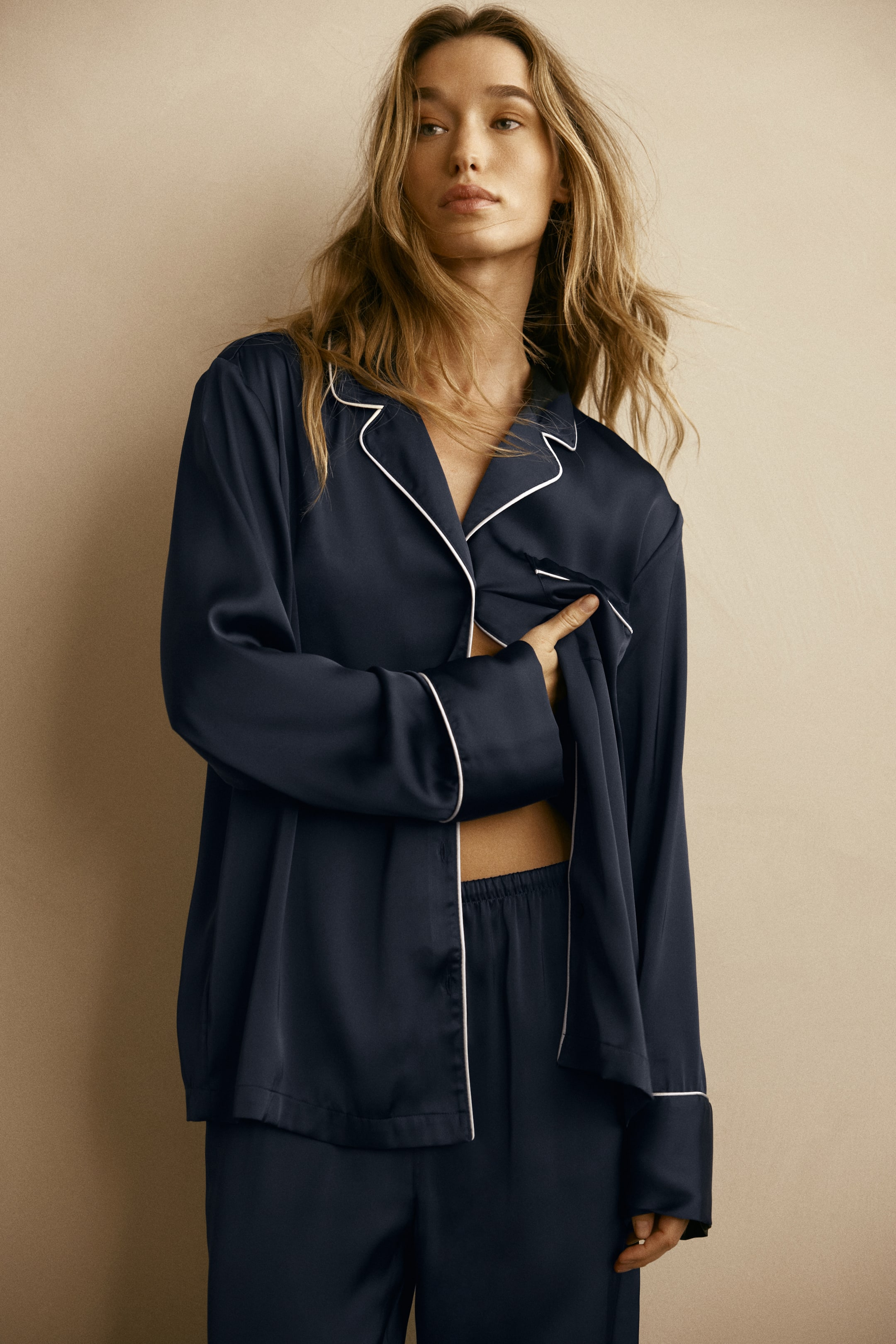 Ver imagen más grande: Pijama de satén - Azul oscuro - MUJER | H&M ES 1