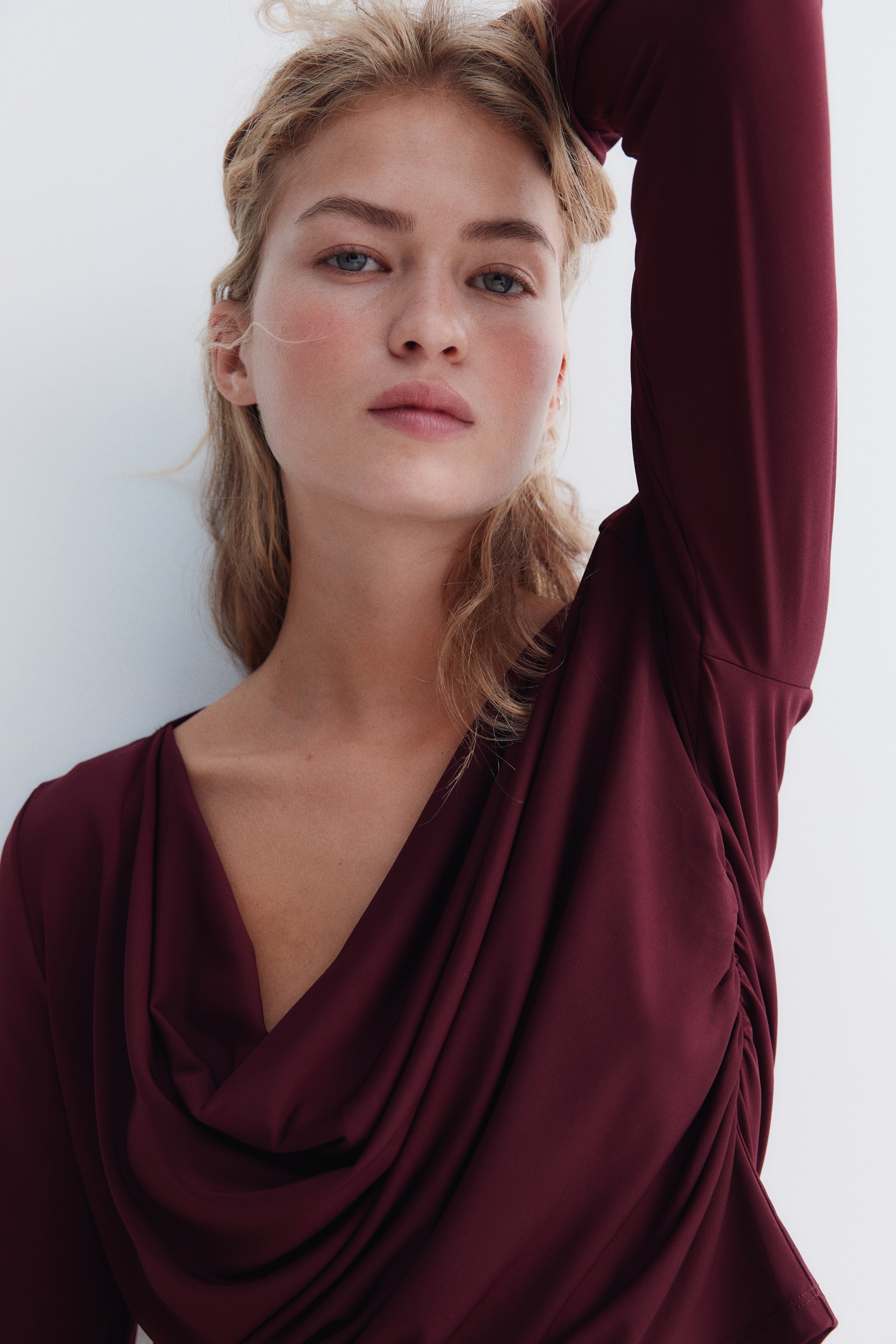 H & M - ドレープジャージートップス - レッド