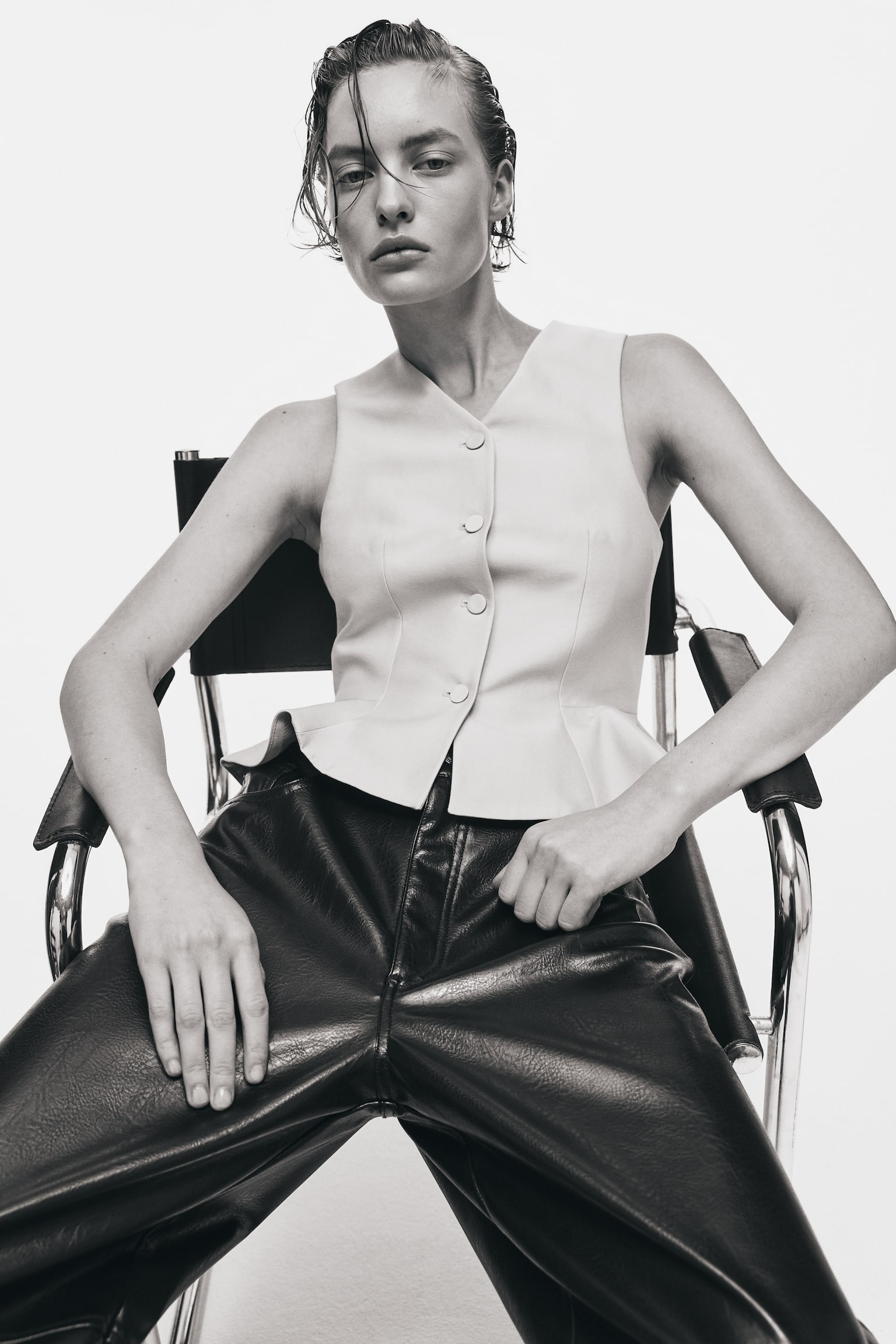 V-neck peplum waistcoat - Light beige/Black/Cream - 5