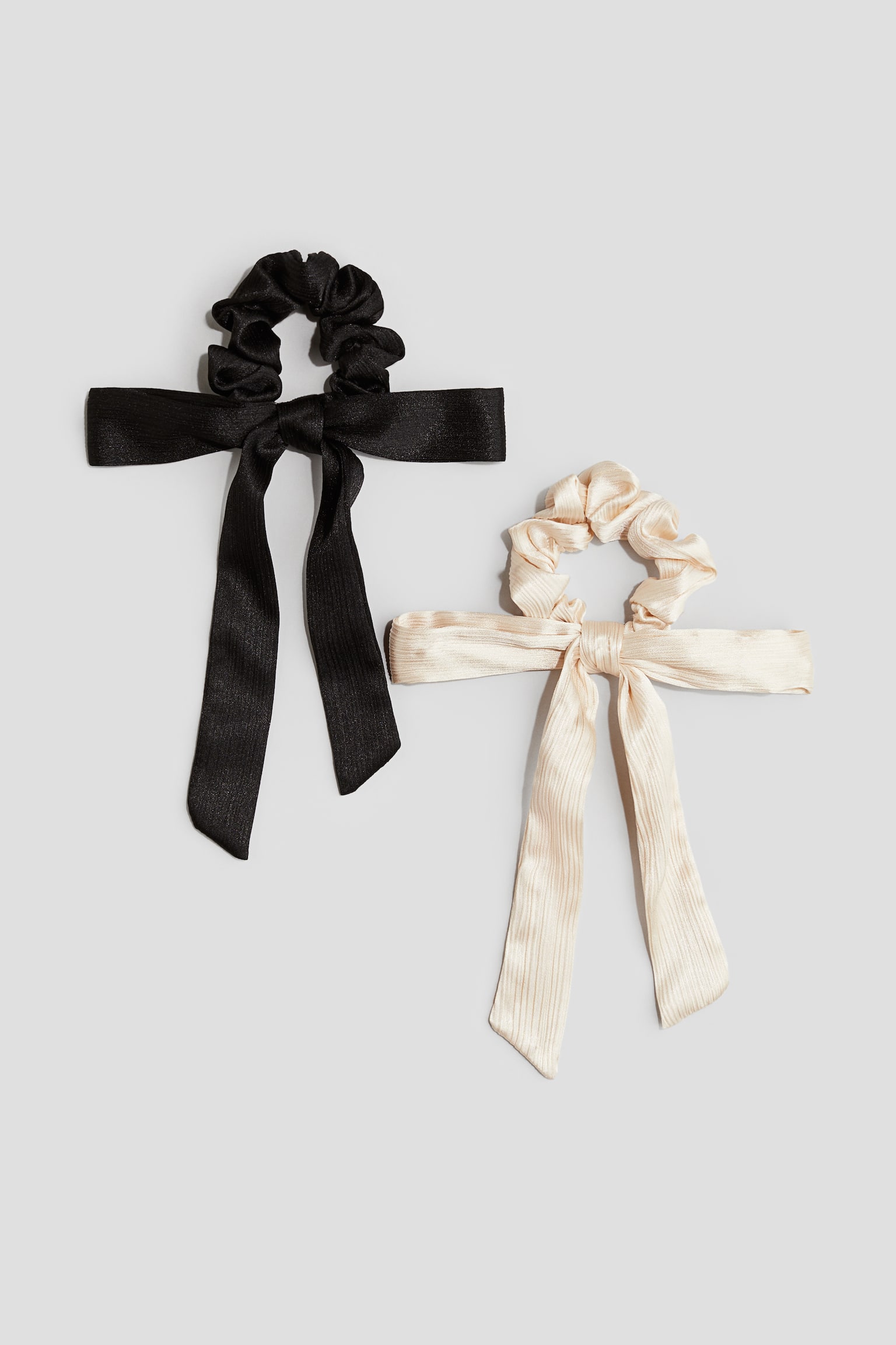 2-pack bow-detail scrunchies - Black/Cream - 1