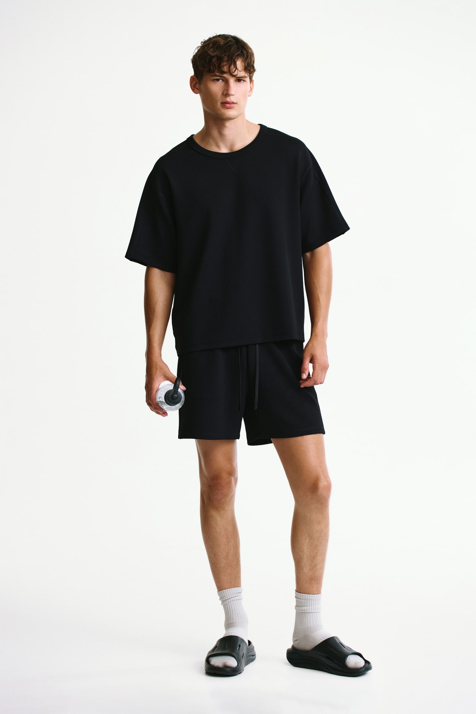 Мужская футболка H&M Loose-Fit Waffled Sports T-Shirt with DryMove™, цвет: Чёрный — фото 3