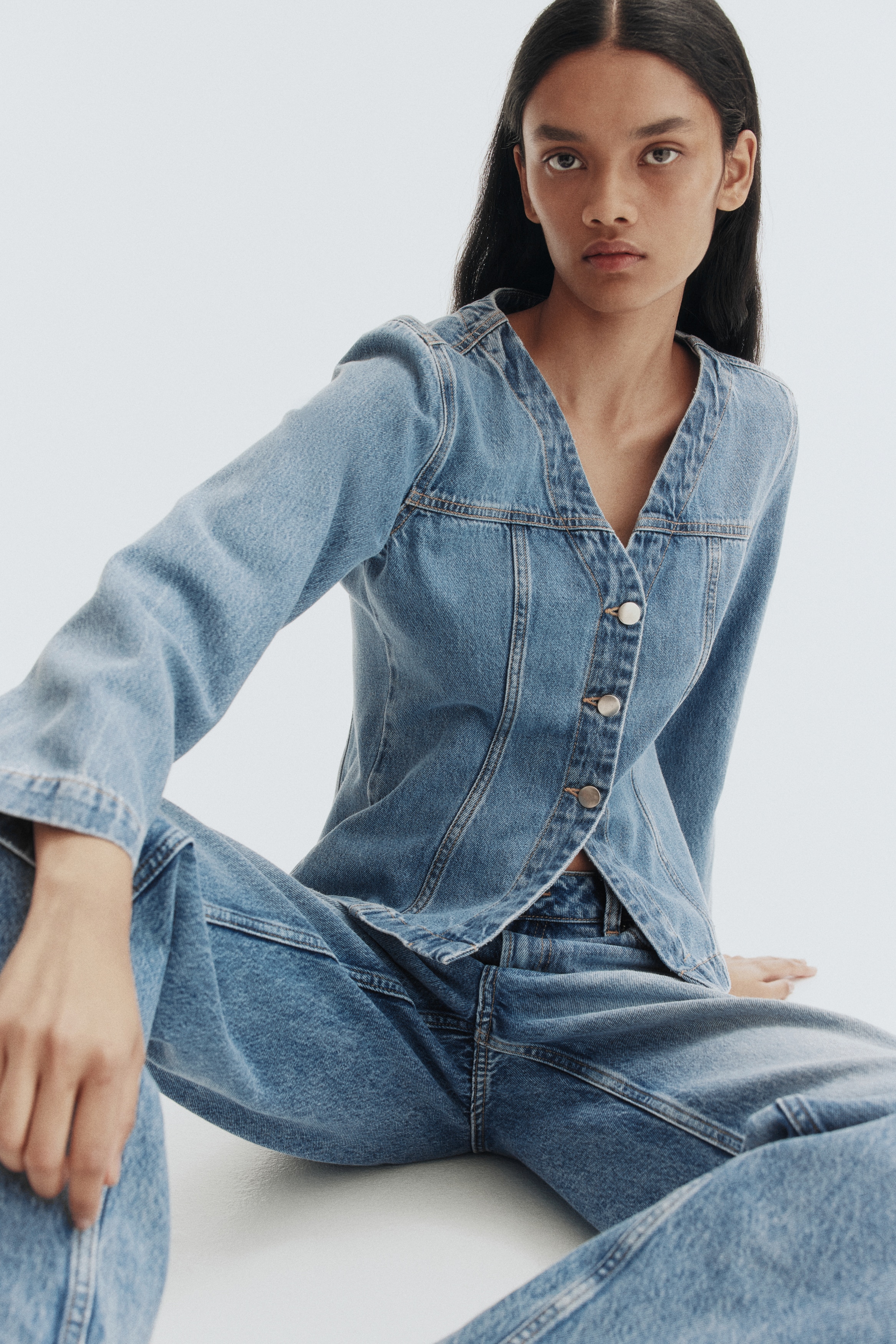 Veste à encolure en V en denim - Bleu denim clair
