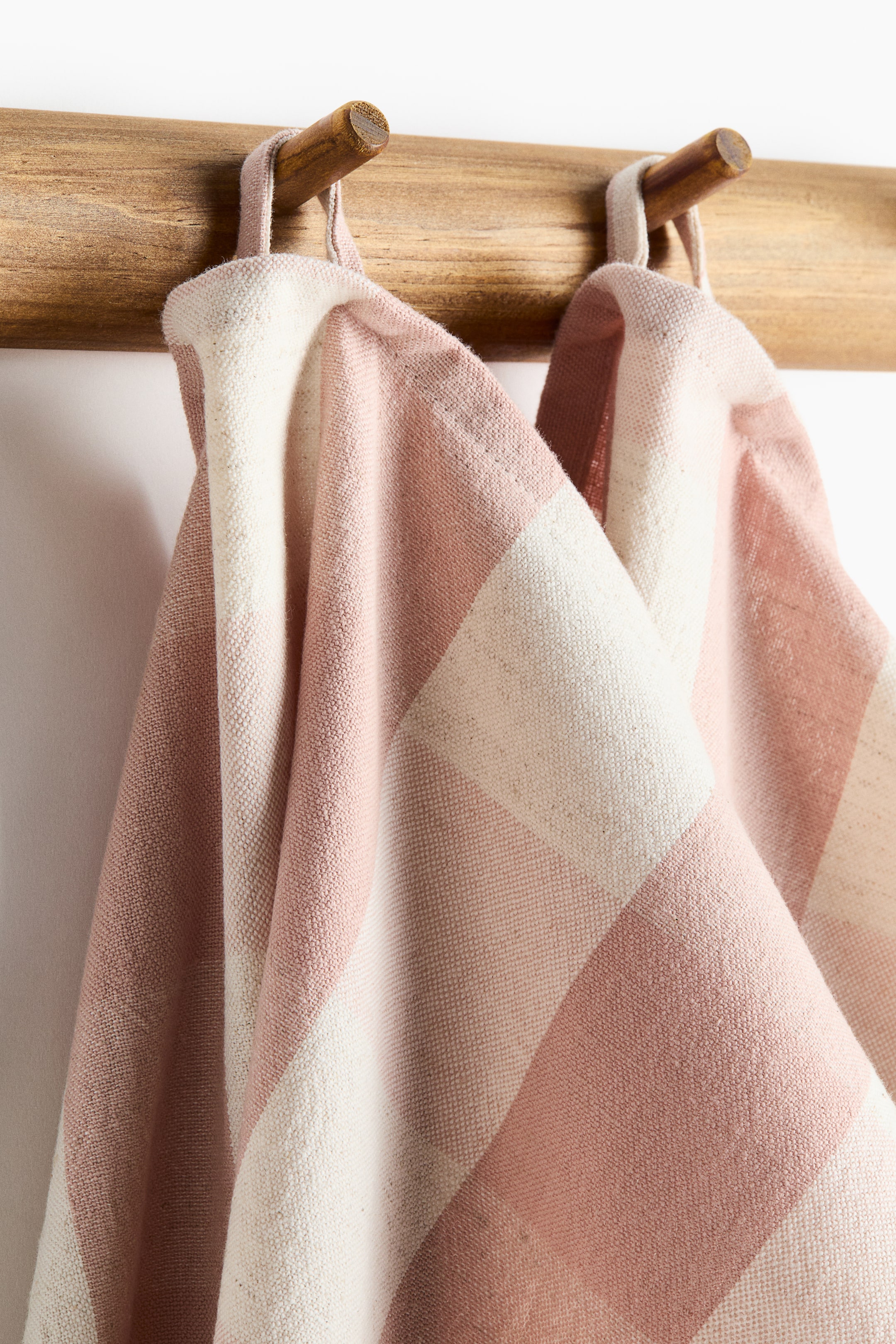 Visa större bild: 2-pack kökshandduk i linmix - Light pink/Gingham check - Home All | H&M FI 2