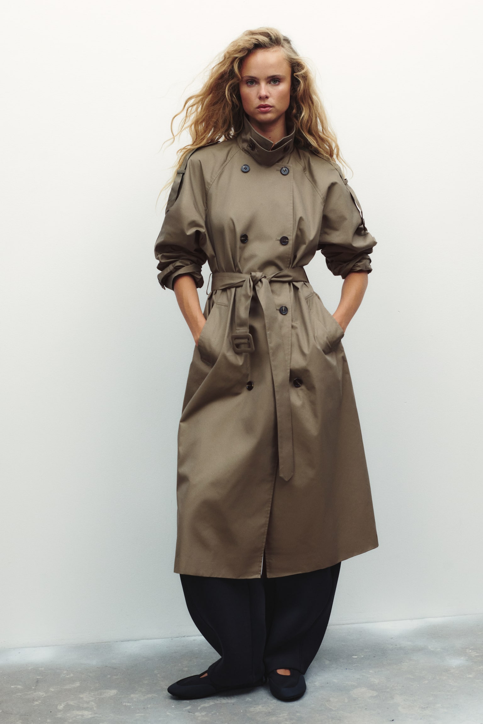 Женское пальто H&M Double-Breasted Twill Trench, цвет: Серо-коричневый — фото 5