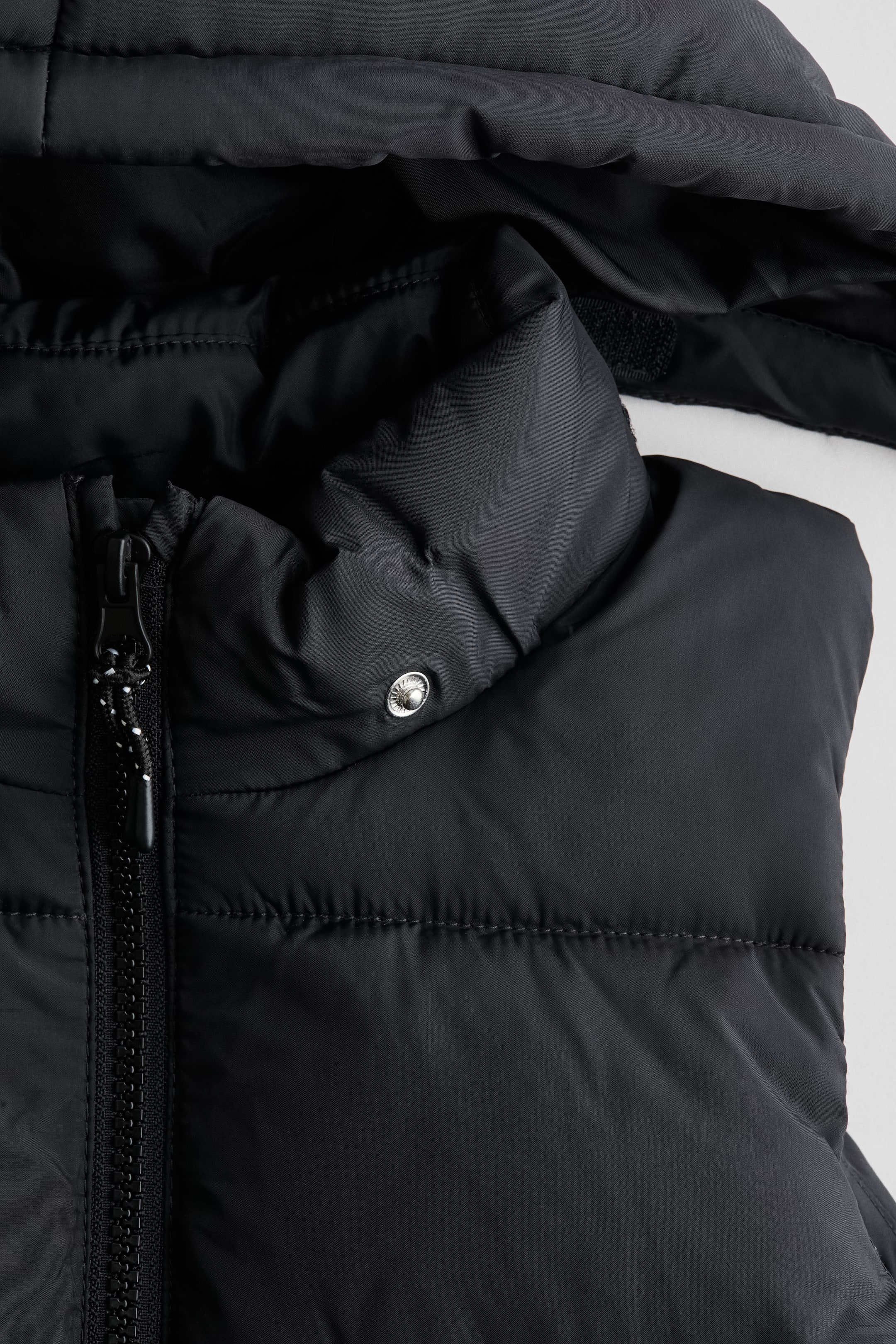 View larger image: Hooded puffer gilet - Black - Kids | H&M IE 4