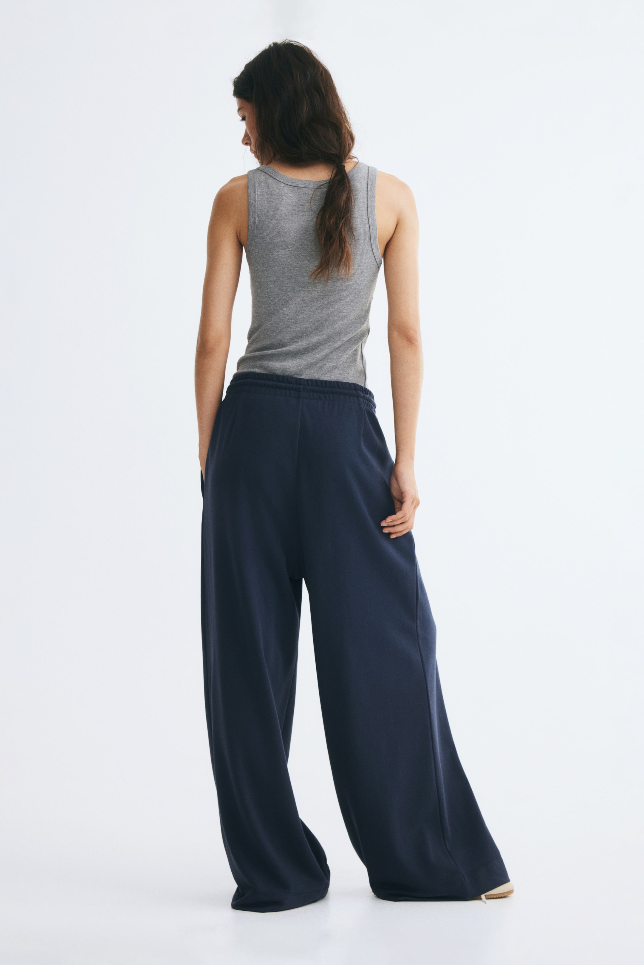 Pantalon avec cordon de serrage et plis